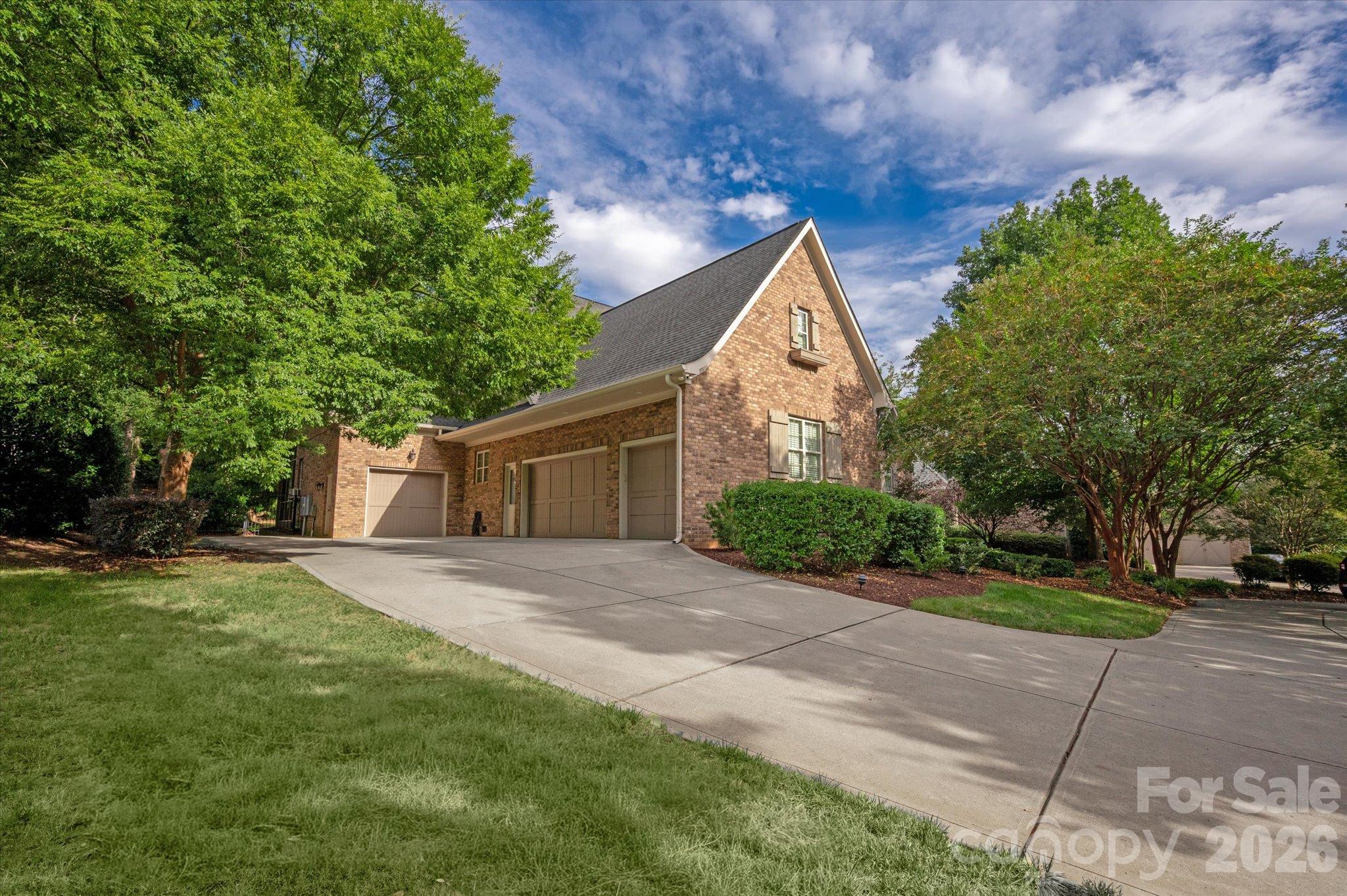 1617 Lookout Circle
