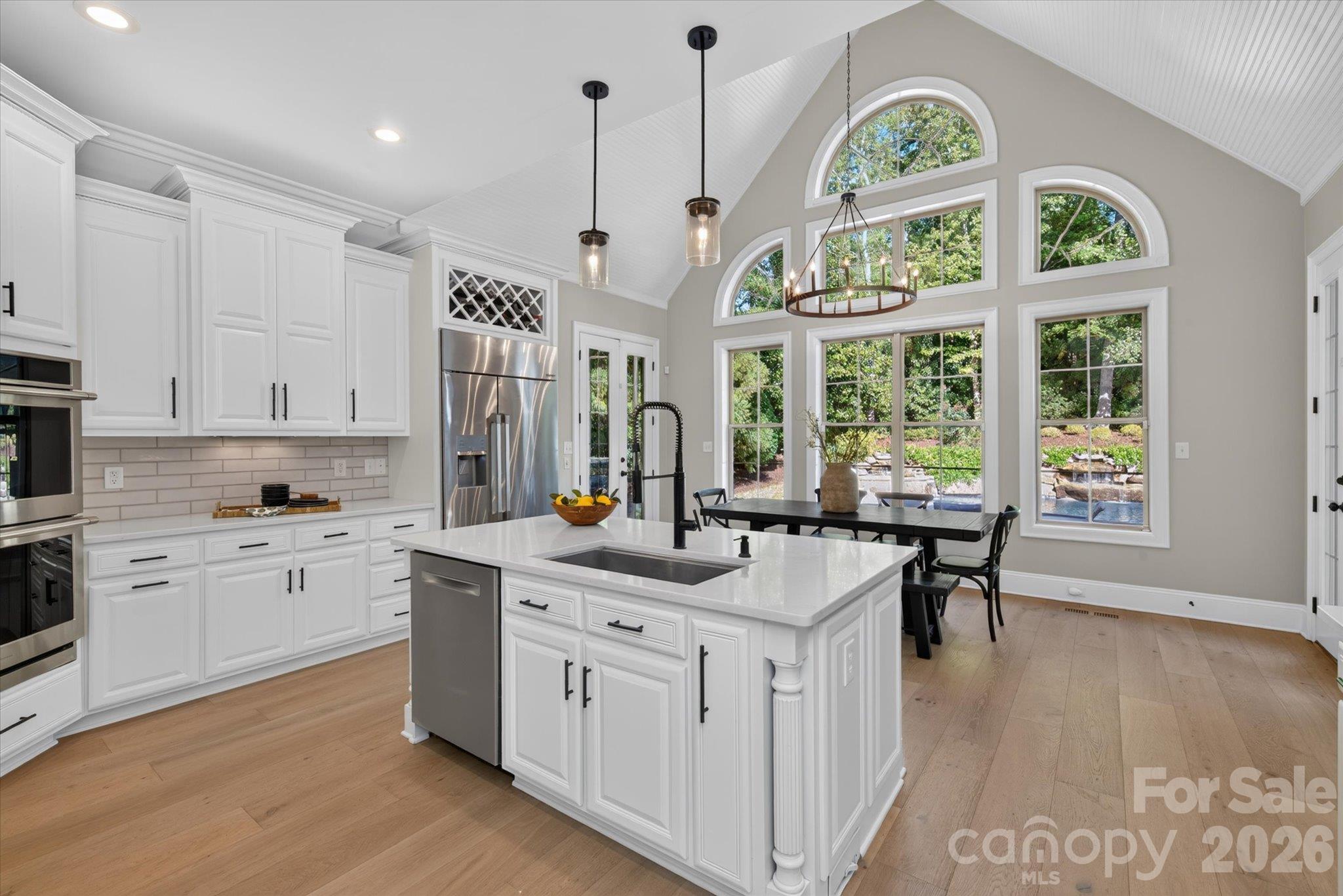 1617 Lookout Circle