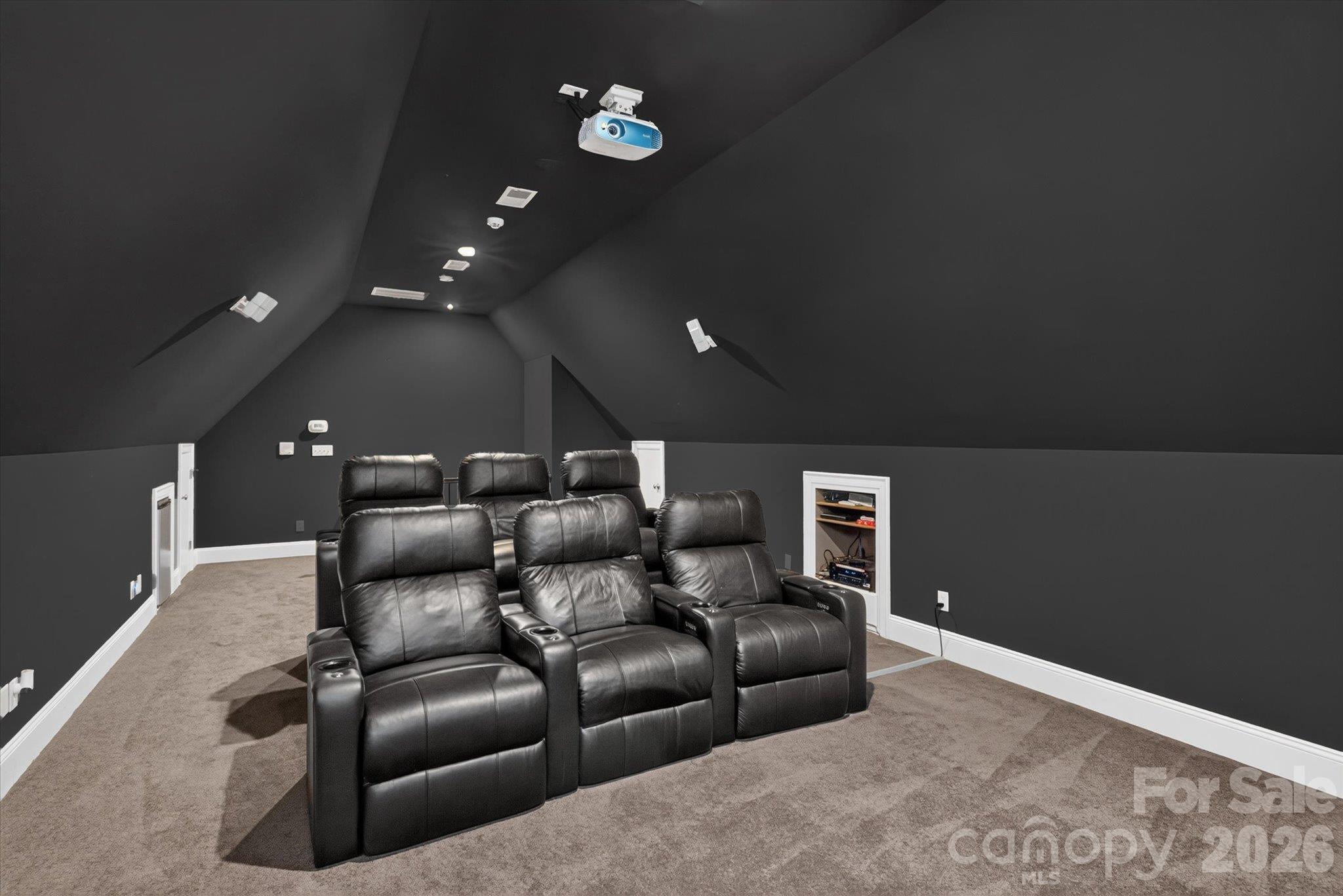 1617 Lookout Circle