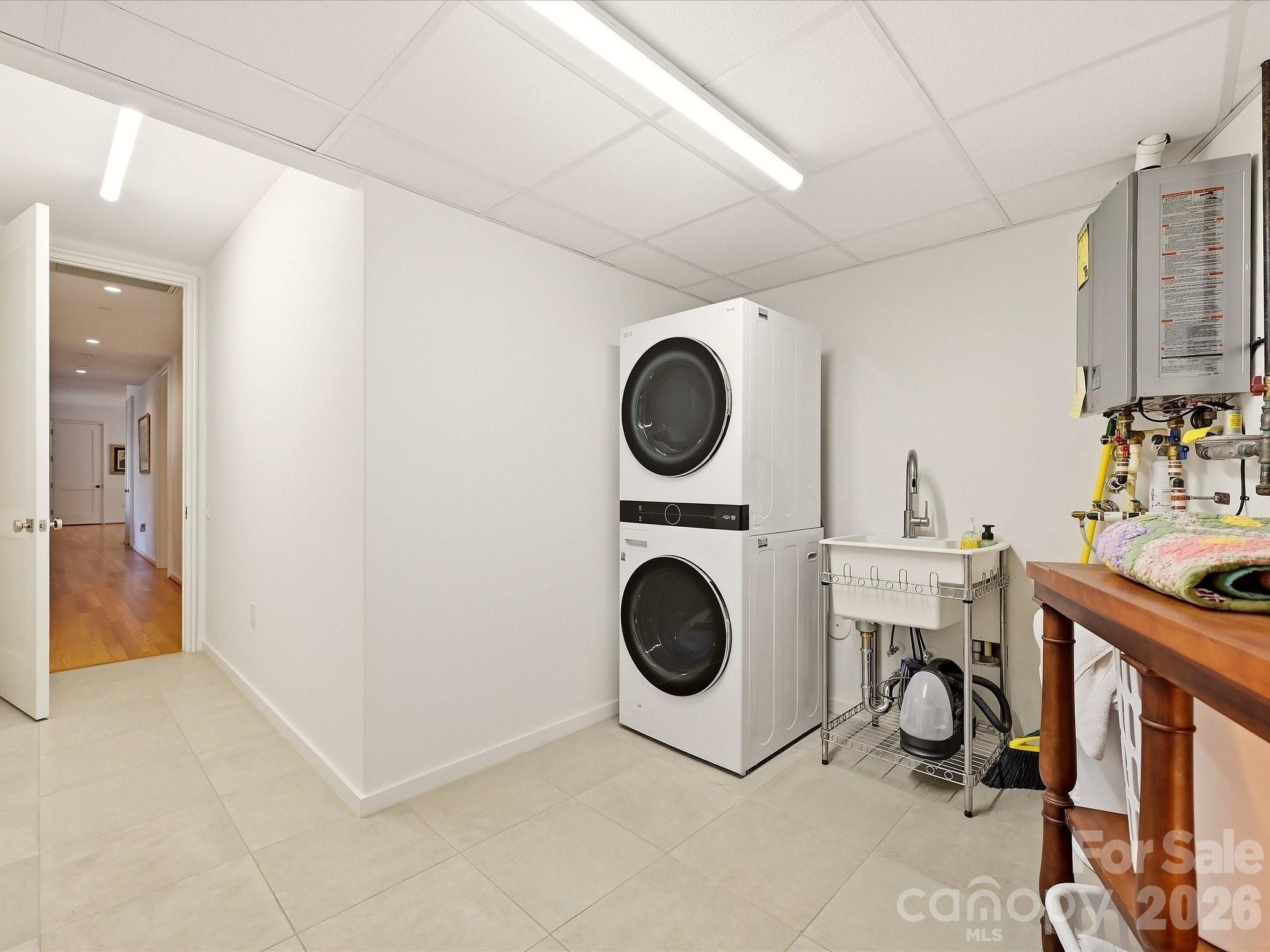 1333 Queens Road Unit: C3