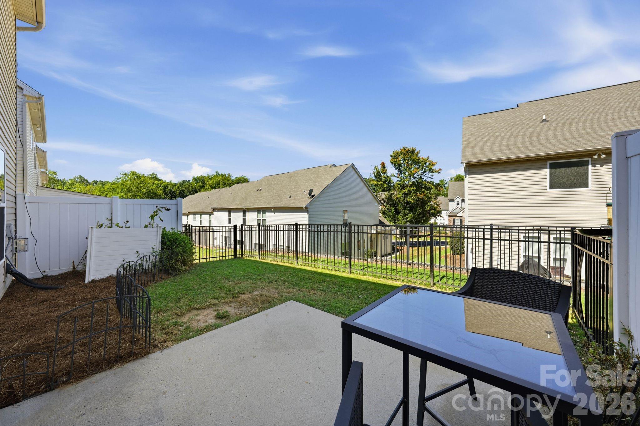 1827 Royal Gorge Avenue