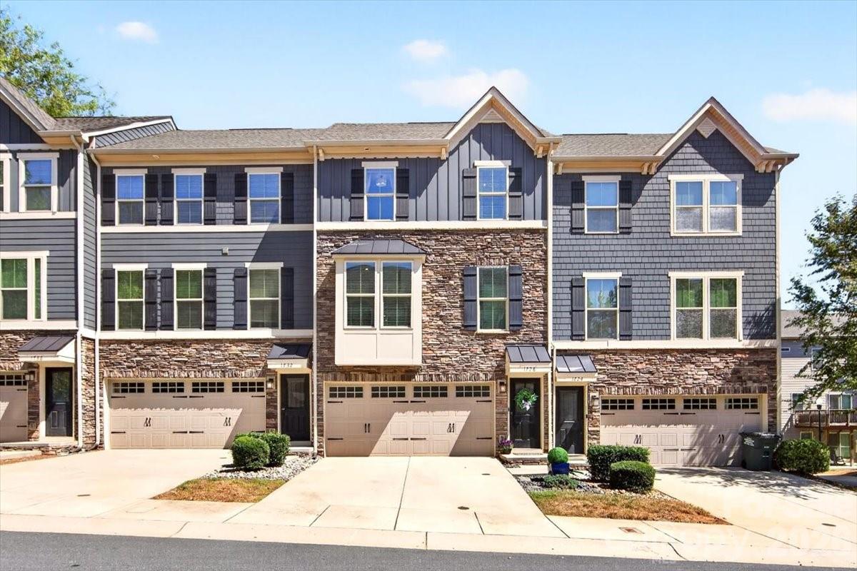 1728 Town Oak Lane
