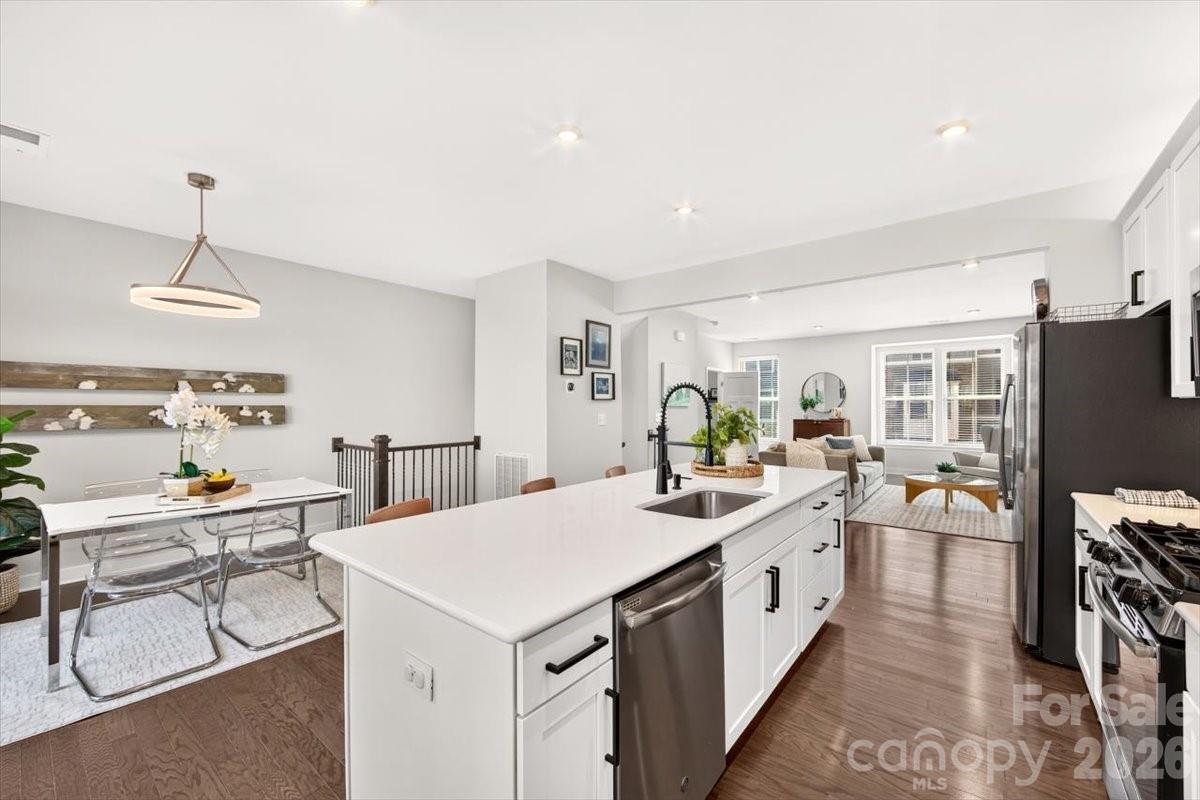 1728 Town Oak Lane