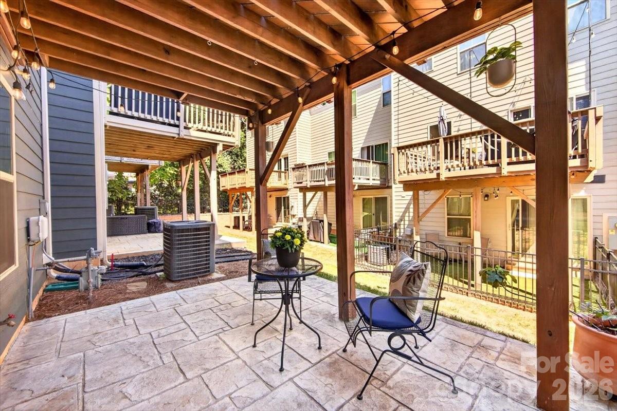 1728 Town Oak Lane
