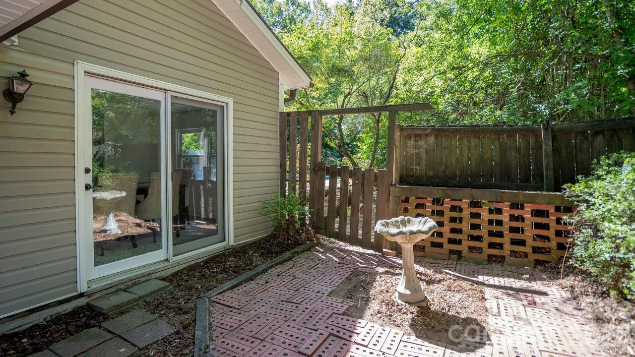 78 Stonecrest Circle SW