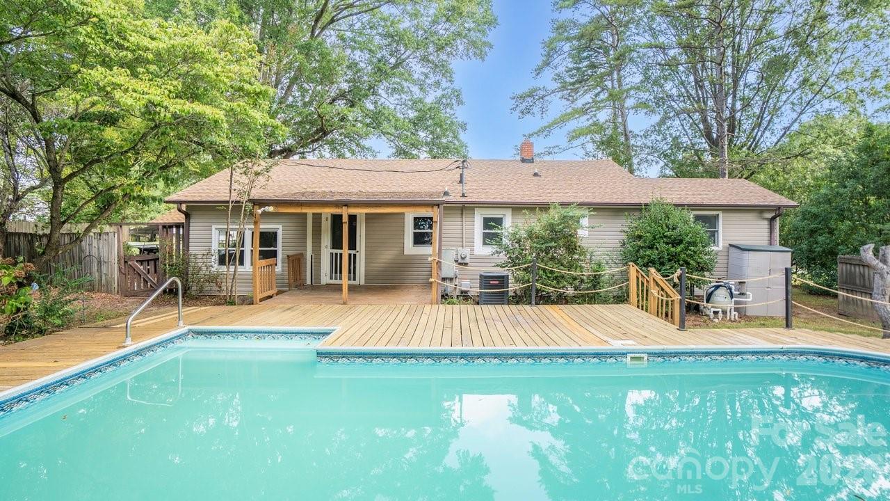 78 Stonecrest Circle SW