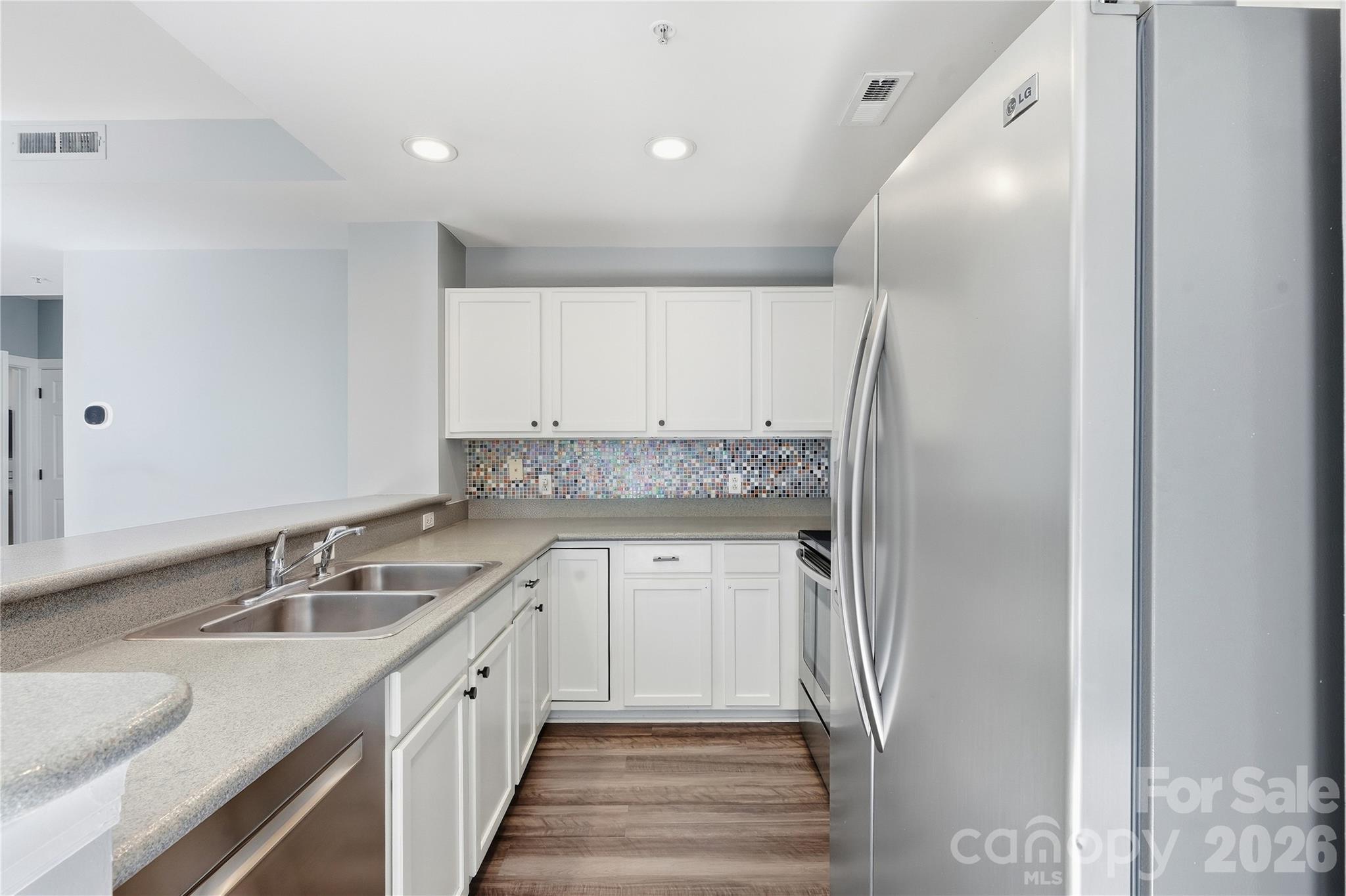 718 W Trade Street