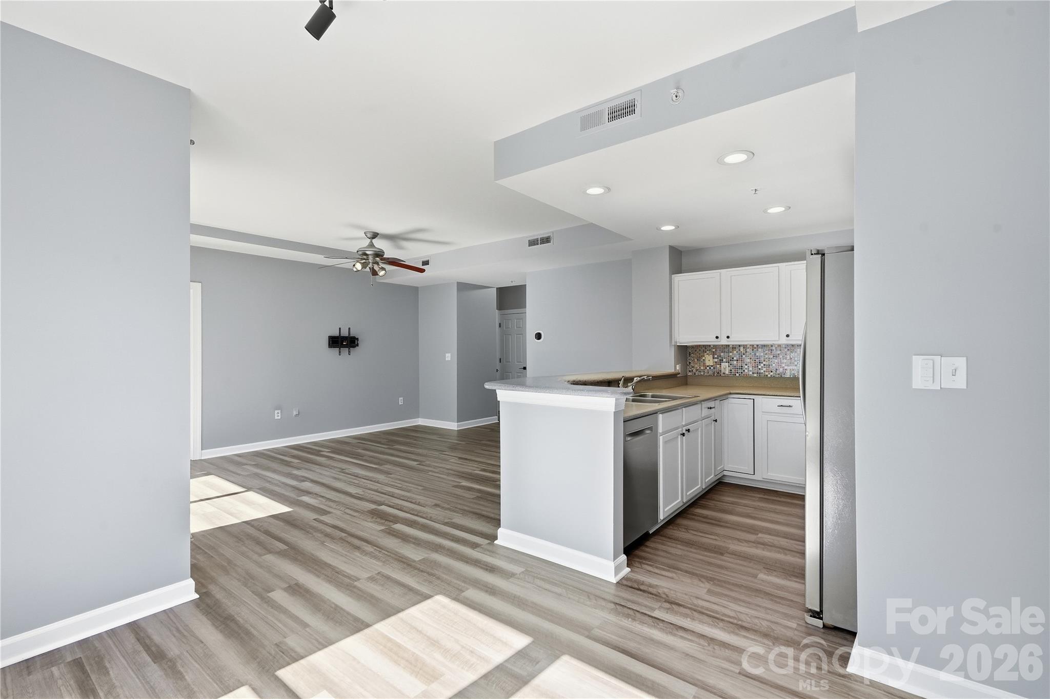 718 W Trade Street