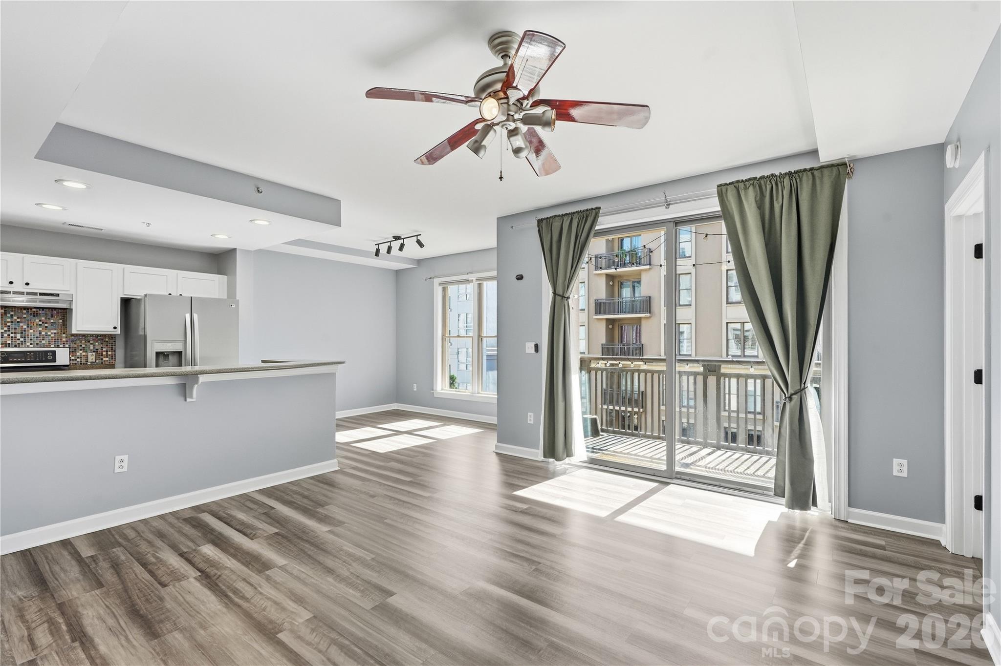 718 W Trade Street