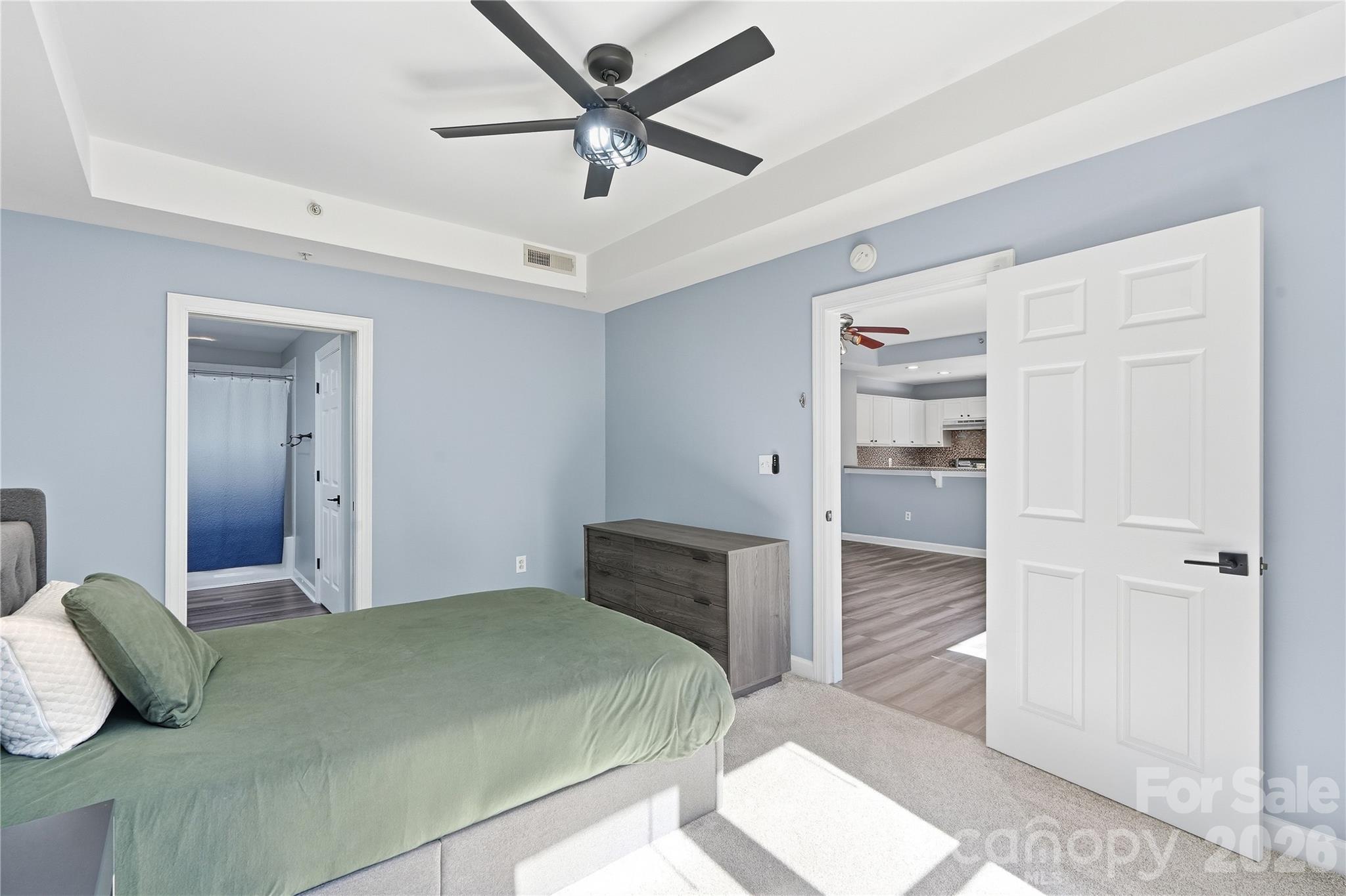 718 W Trade Street