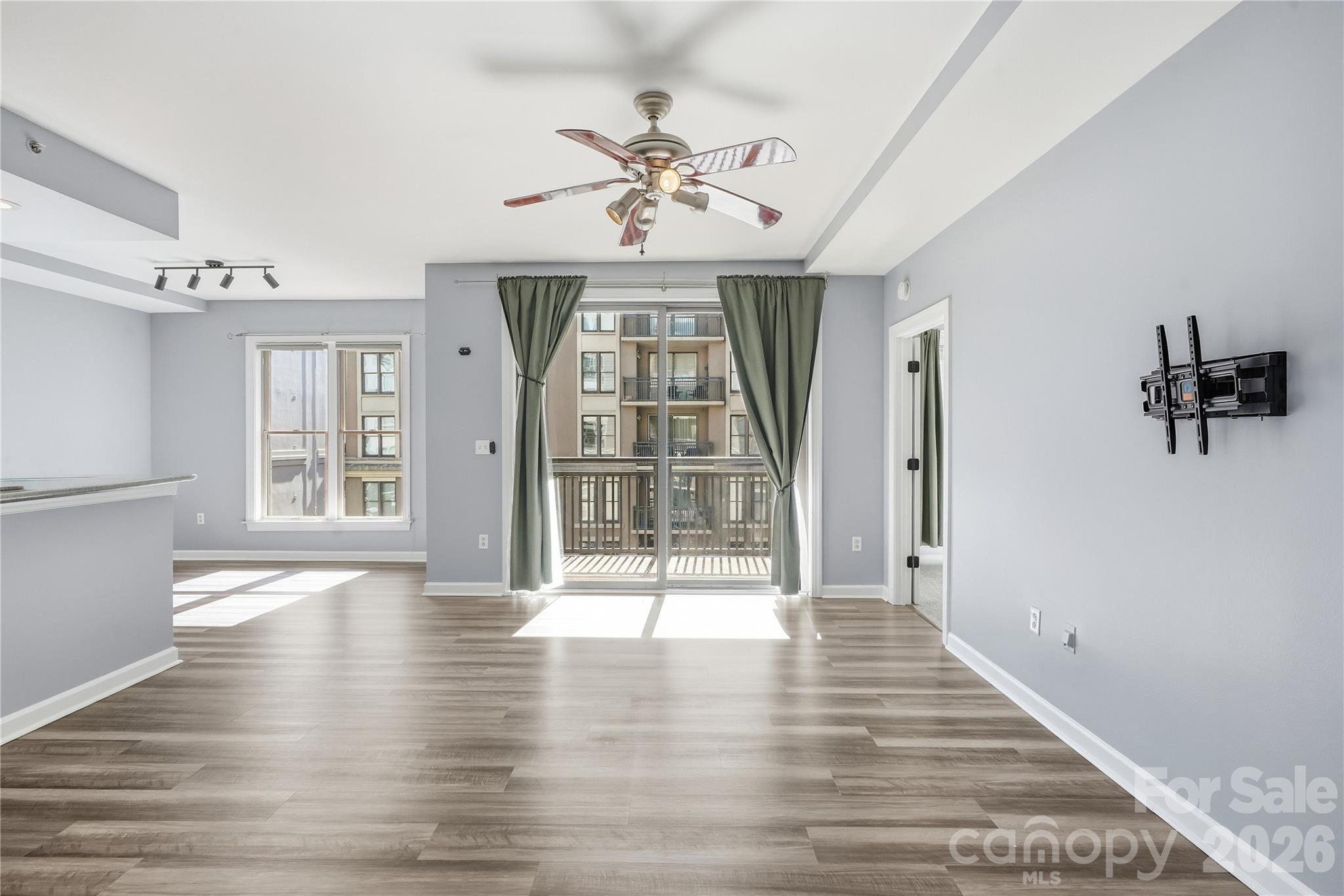 718 W Trade Street
