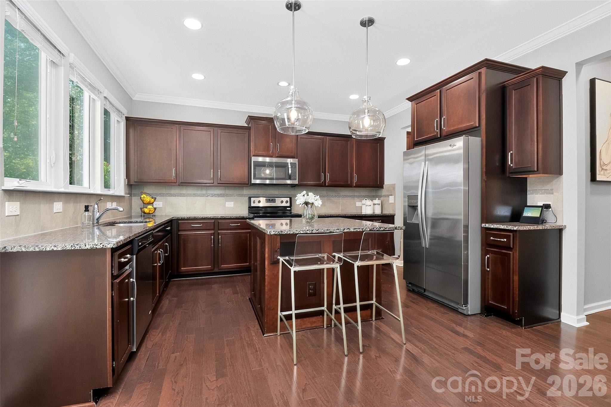 8122 Mossy Rock Road