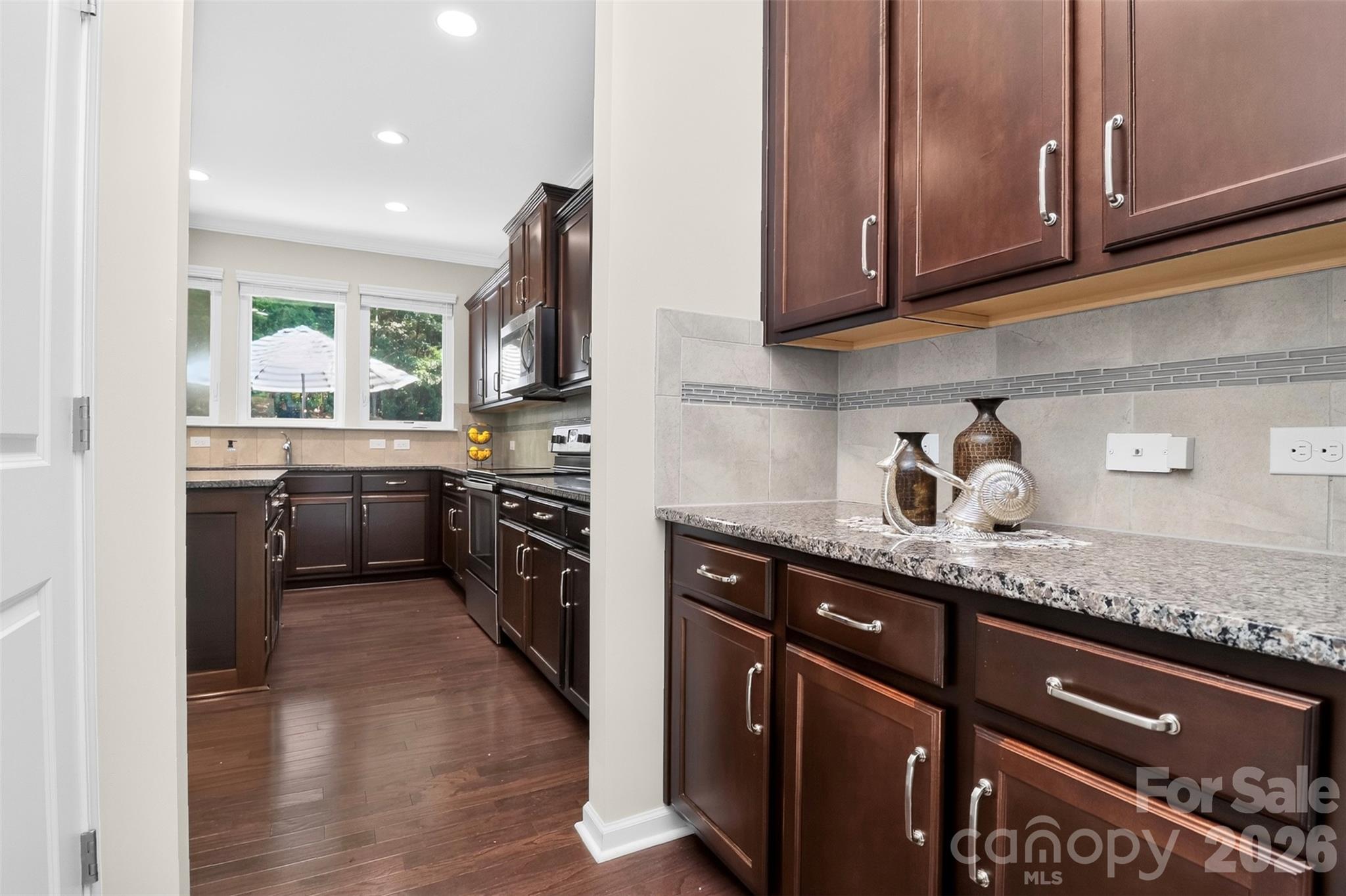 8122 Mossy Rock Road