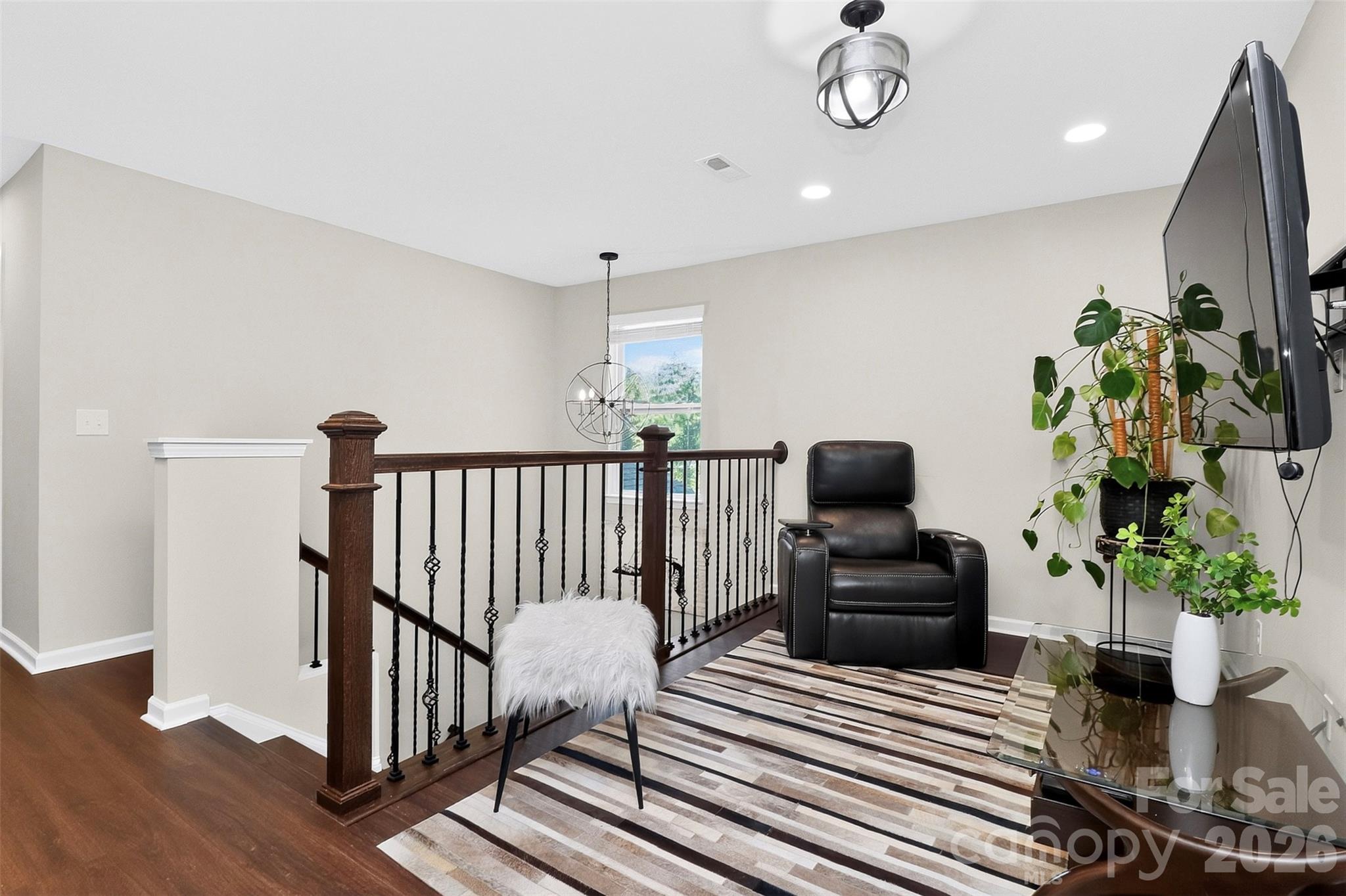 8122 Mossy Rock Road