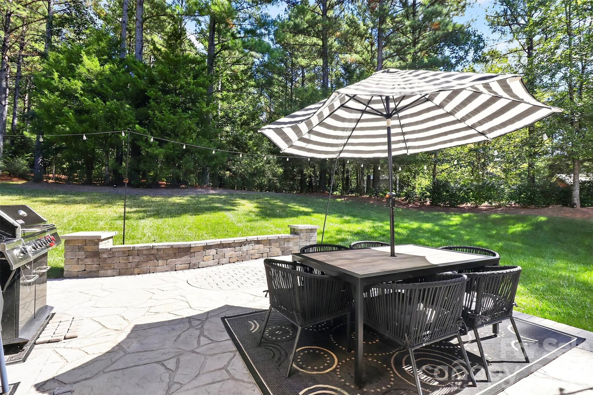 8122 Mossy Rock Road