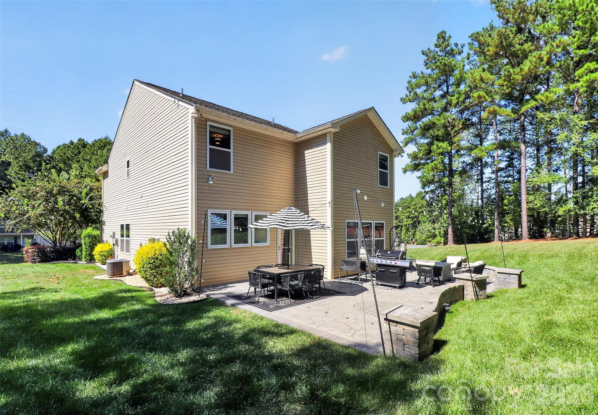 8122 Mossy Rock Road