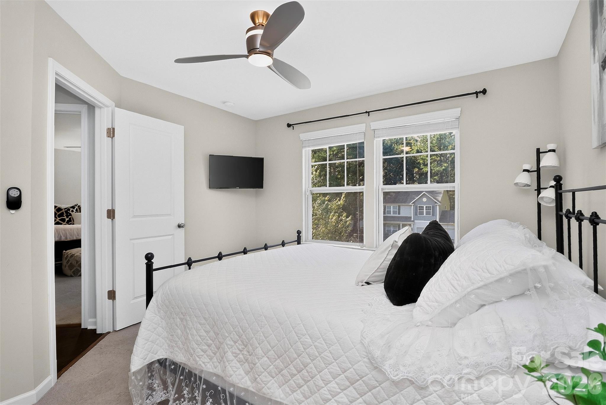 8122 Mossy Rock Road