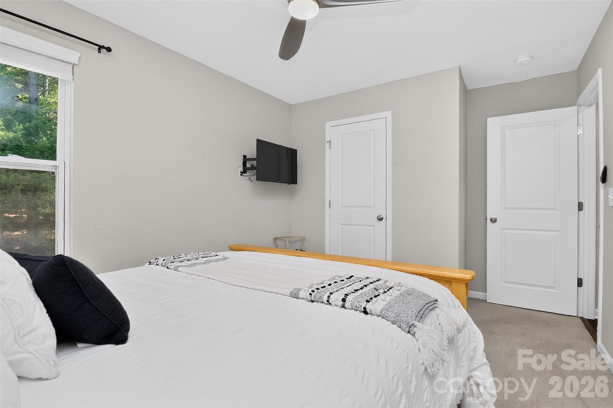 8122 Mossy Rock Road