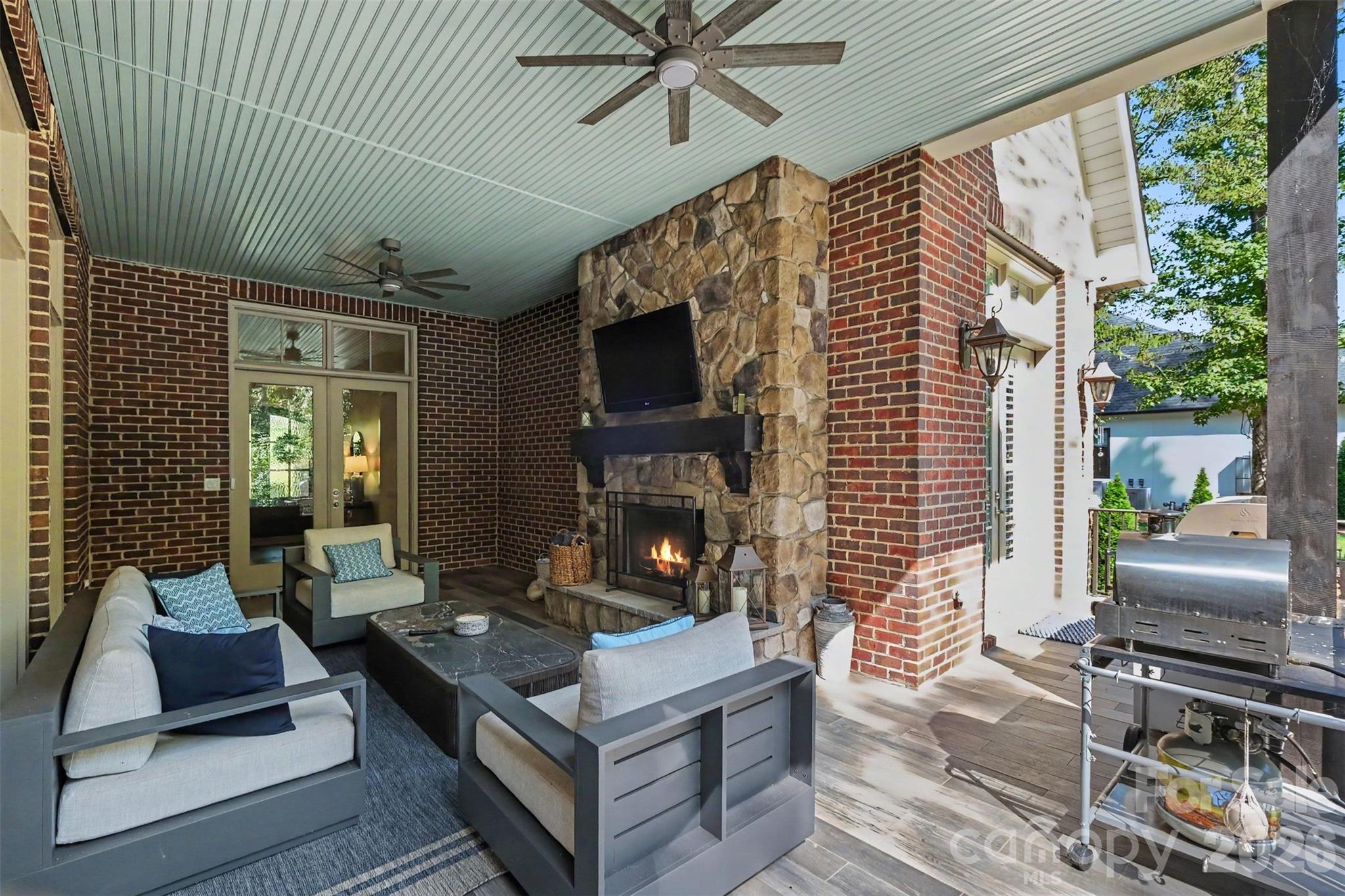 4071 Poplar Ridge Drive