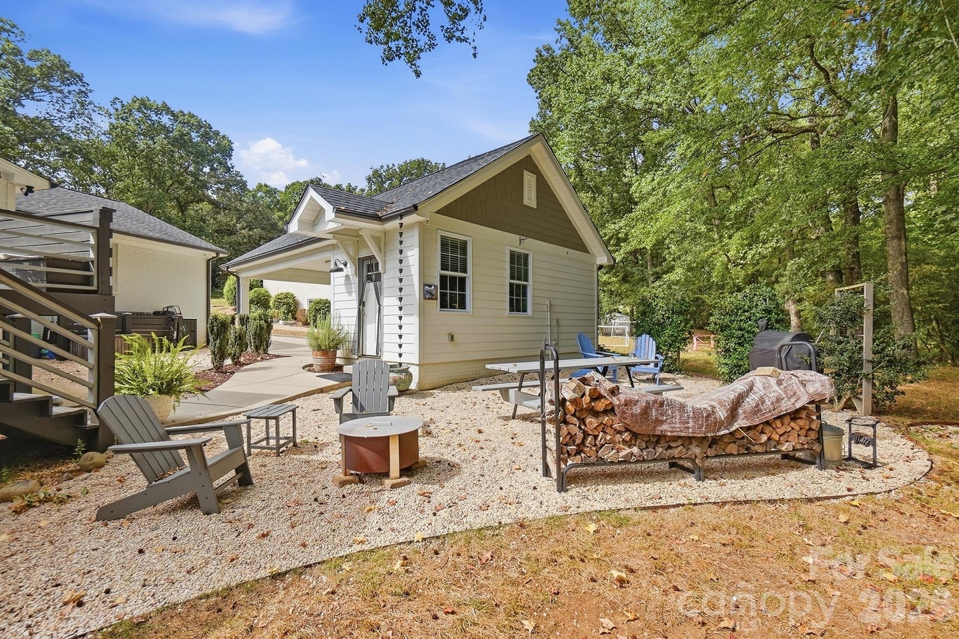 4315 Emory Lane