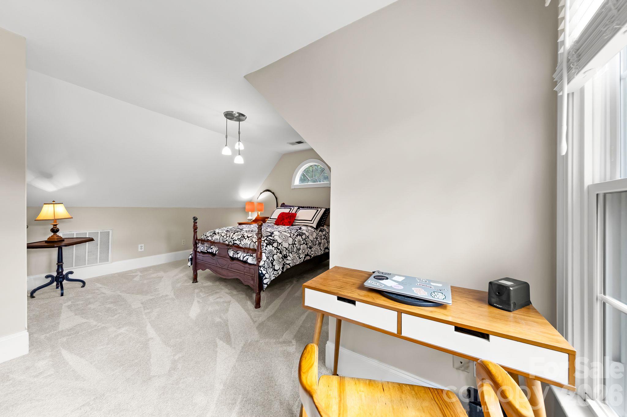 2316 Caernarfon Lane