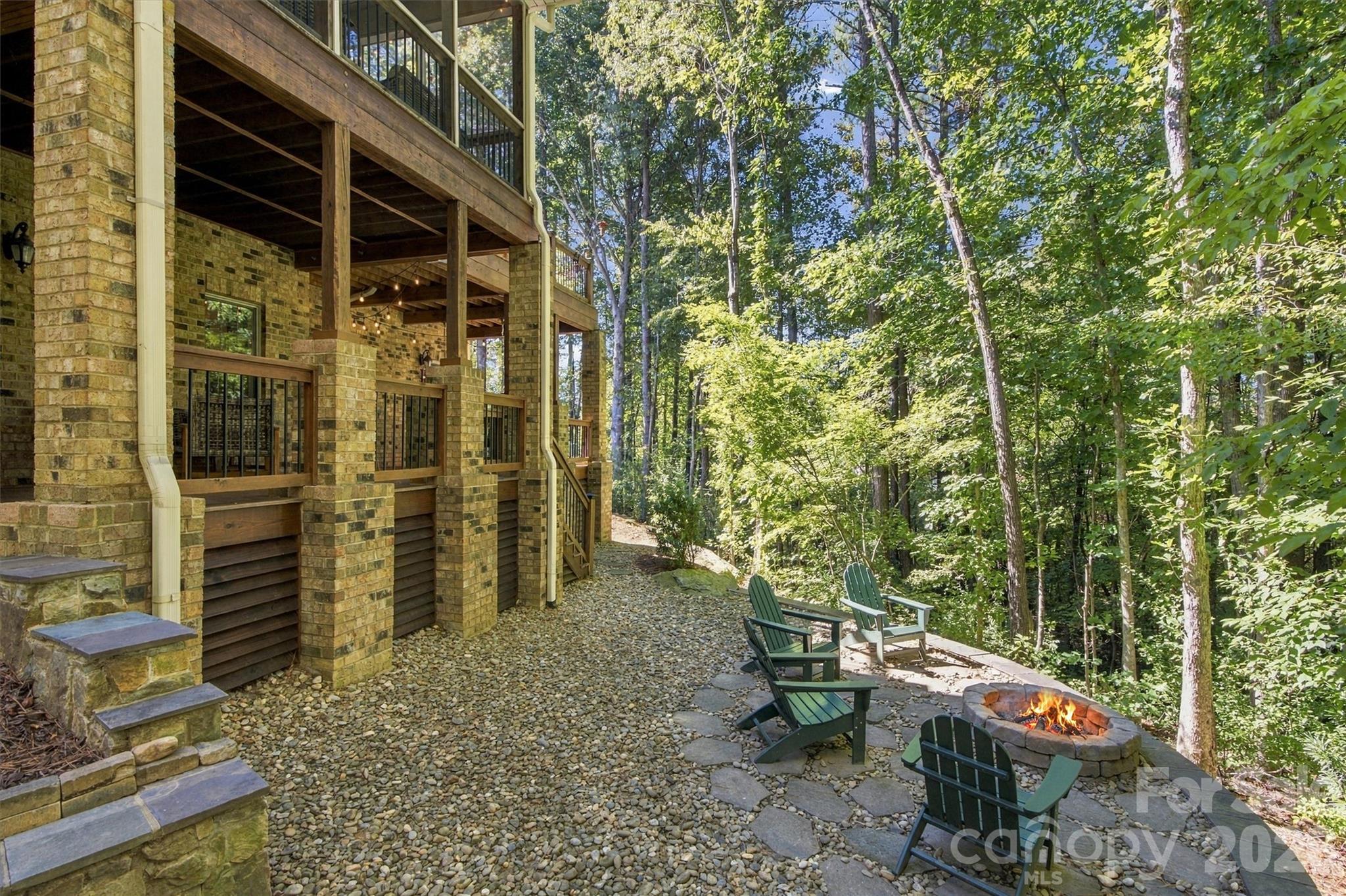 7365 Thornblade Court