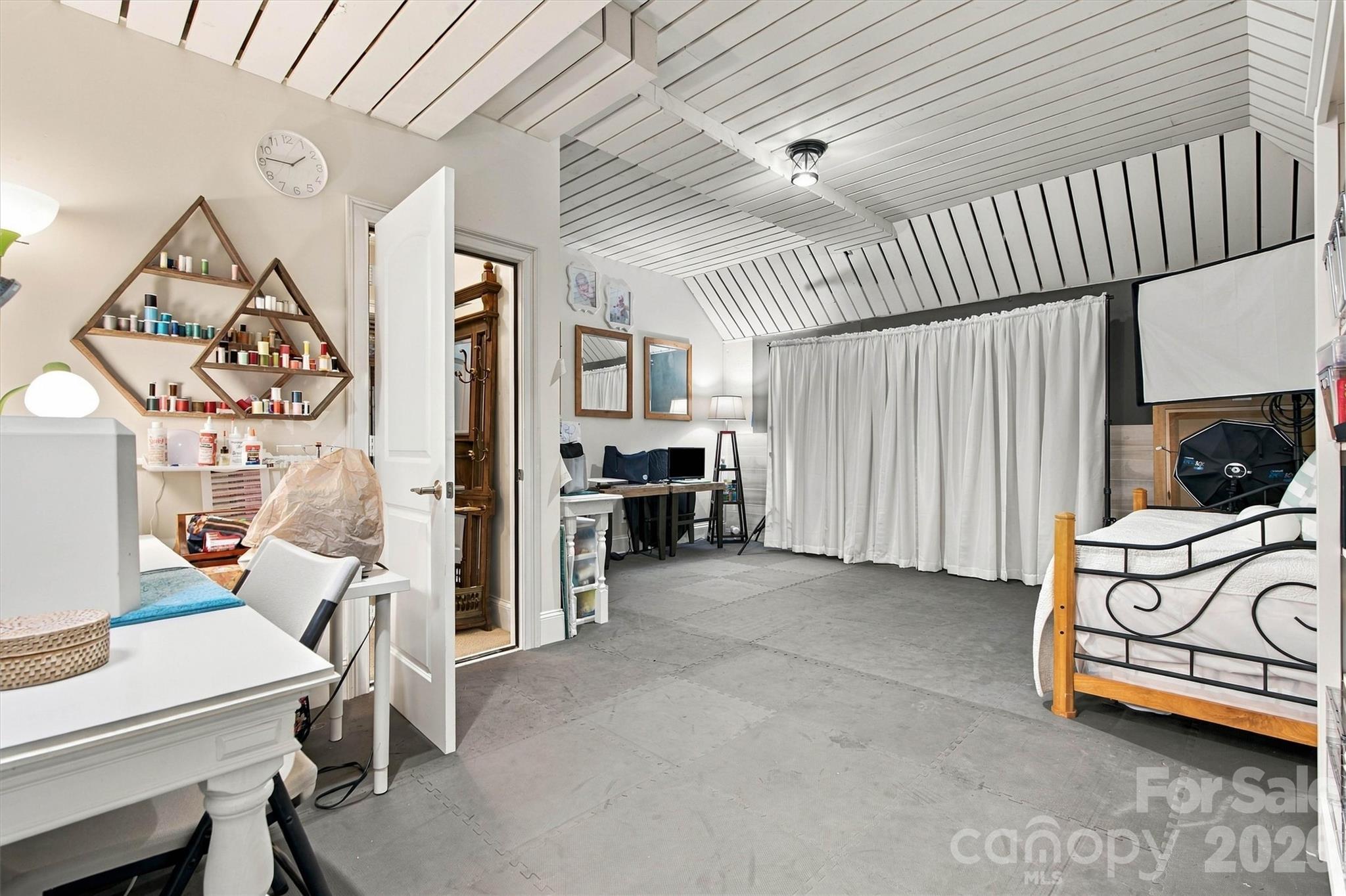 7365 Thornblade Court