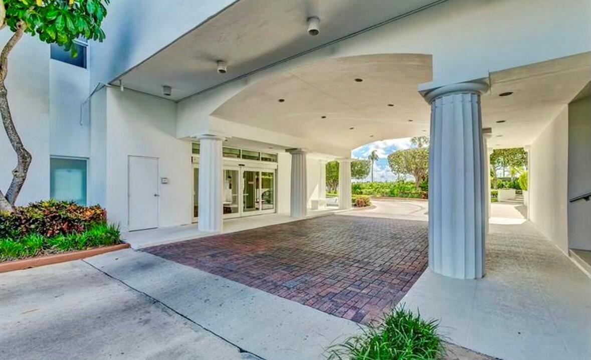 1701 S Flagler Drive 101