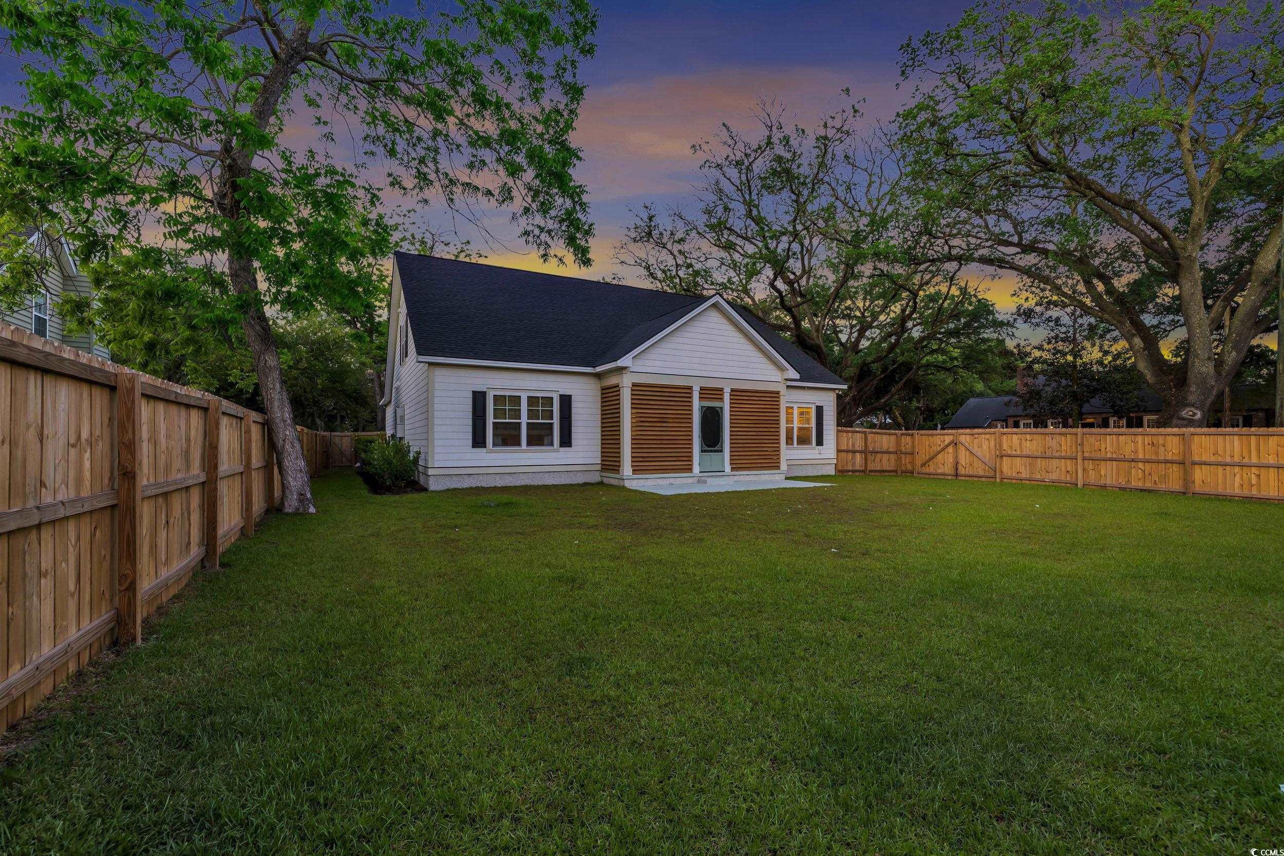 915 Palmetto St.