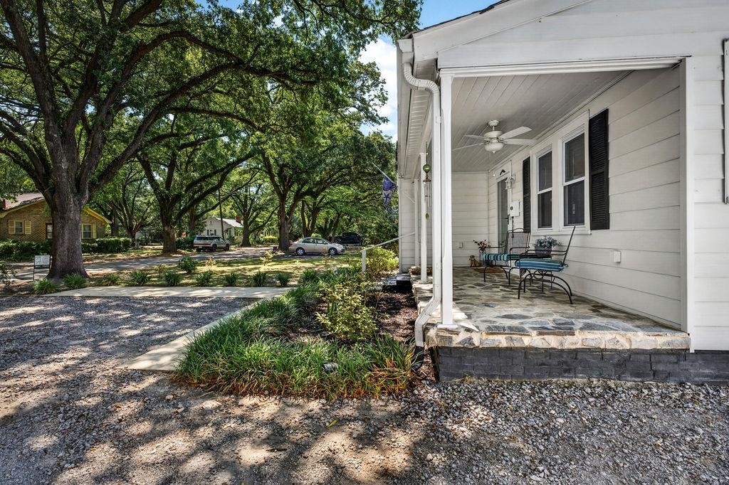 1137 Palmetto St.