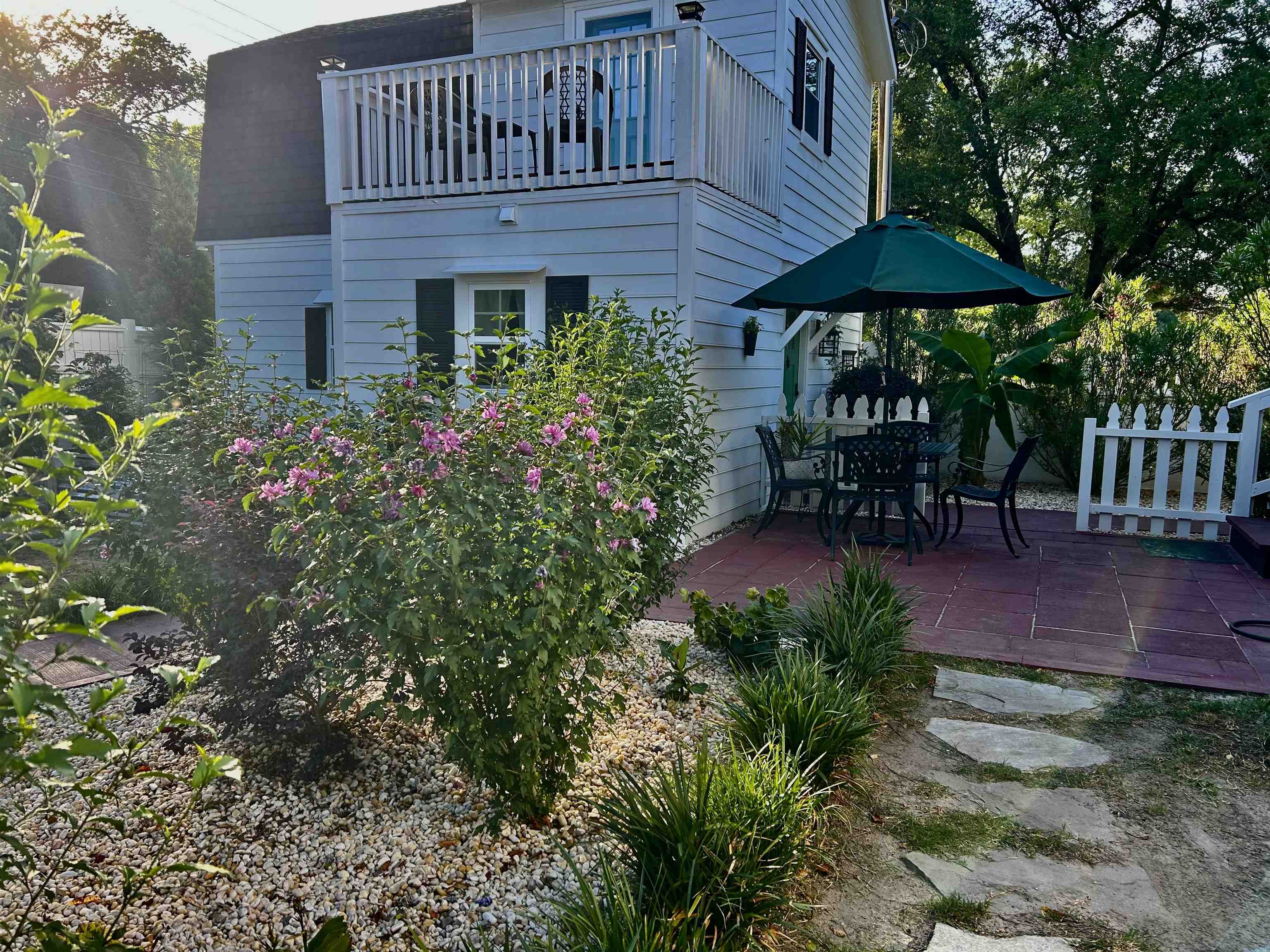 1137 Palmetto St.