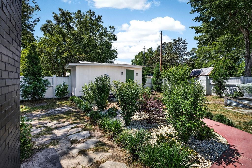 1137 Palmetto St.