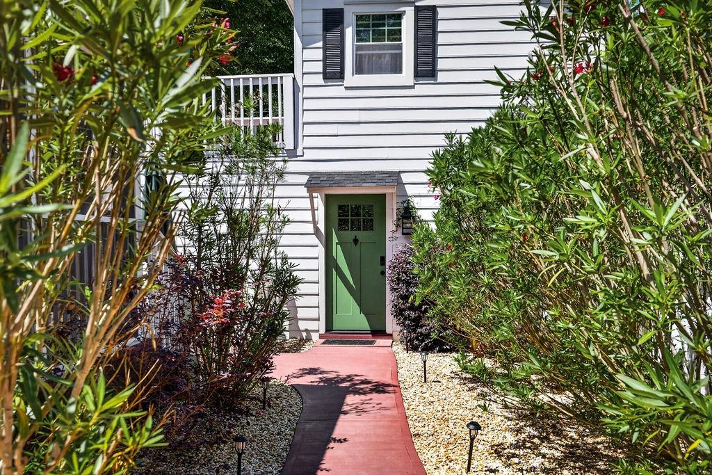 1137 Palmetto St.