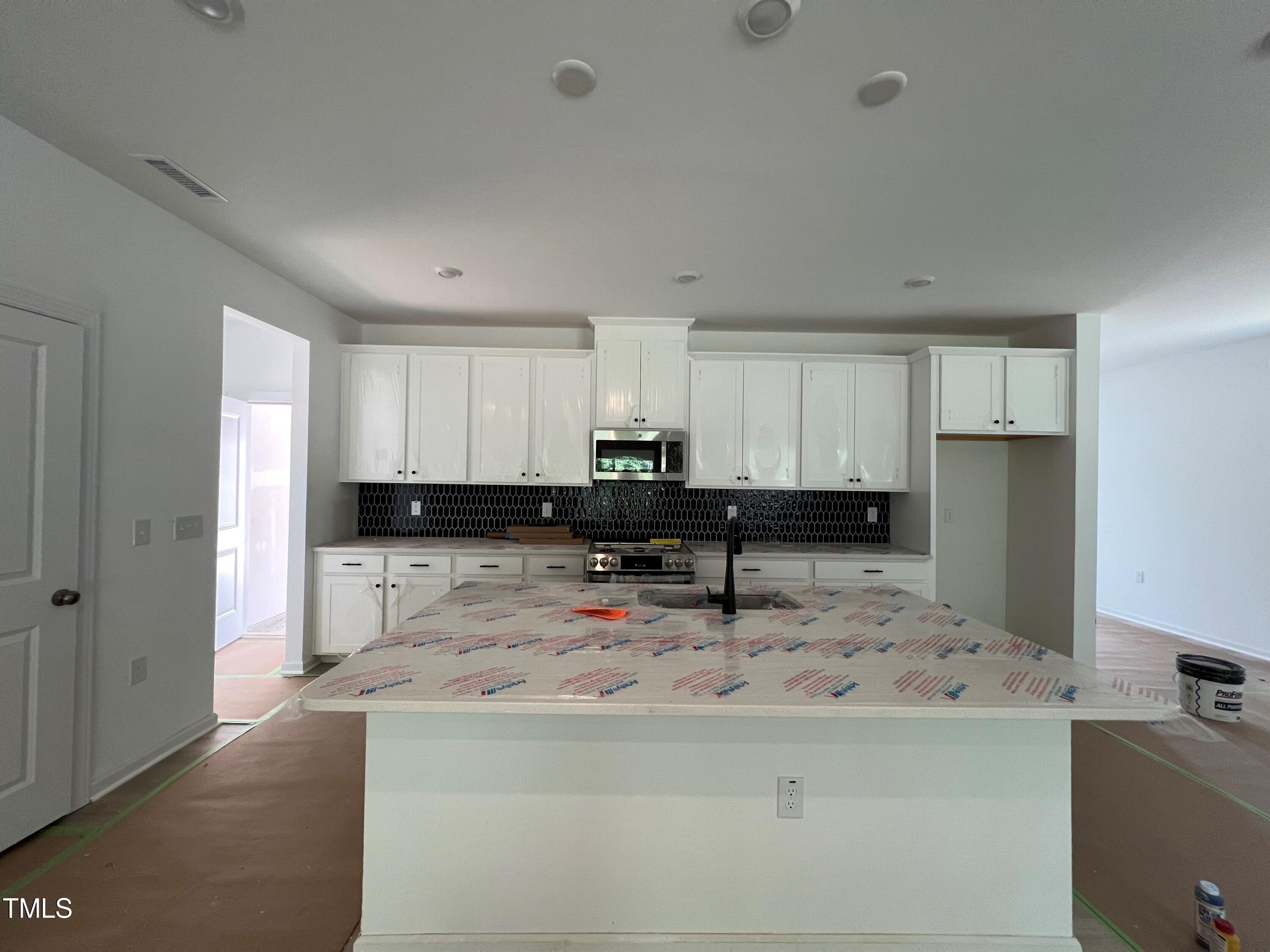 95 Hank Way