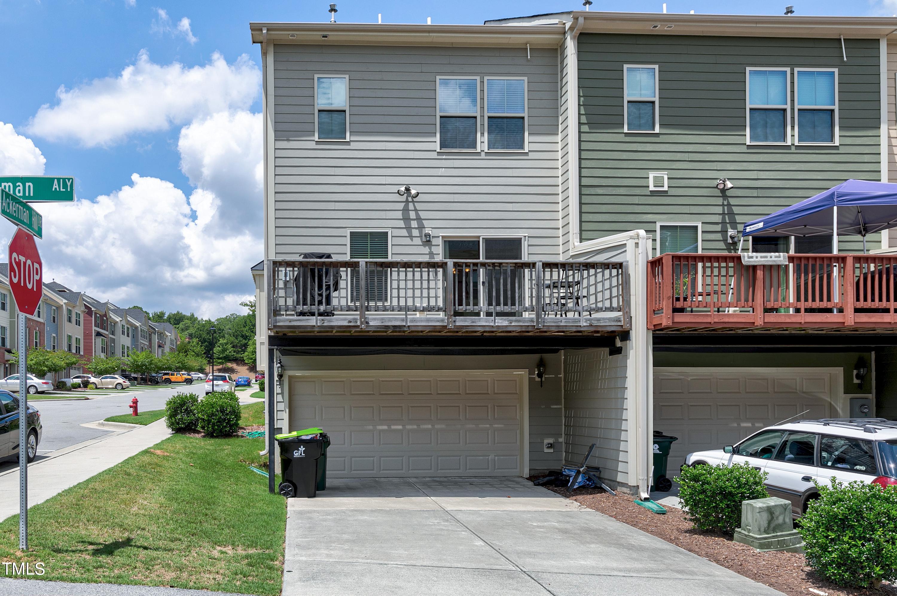 1027 Drayman Place