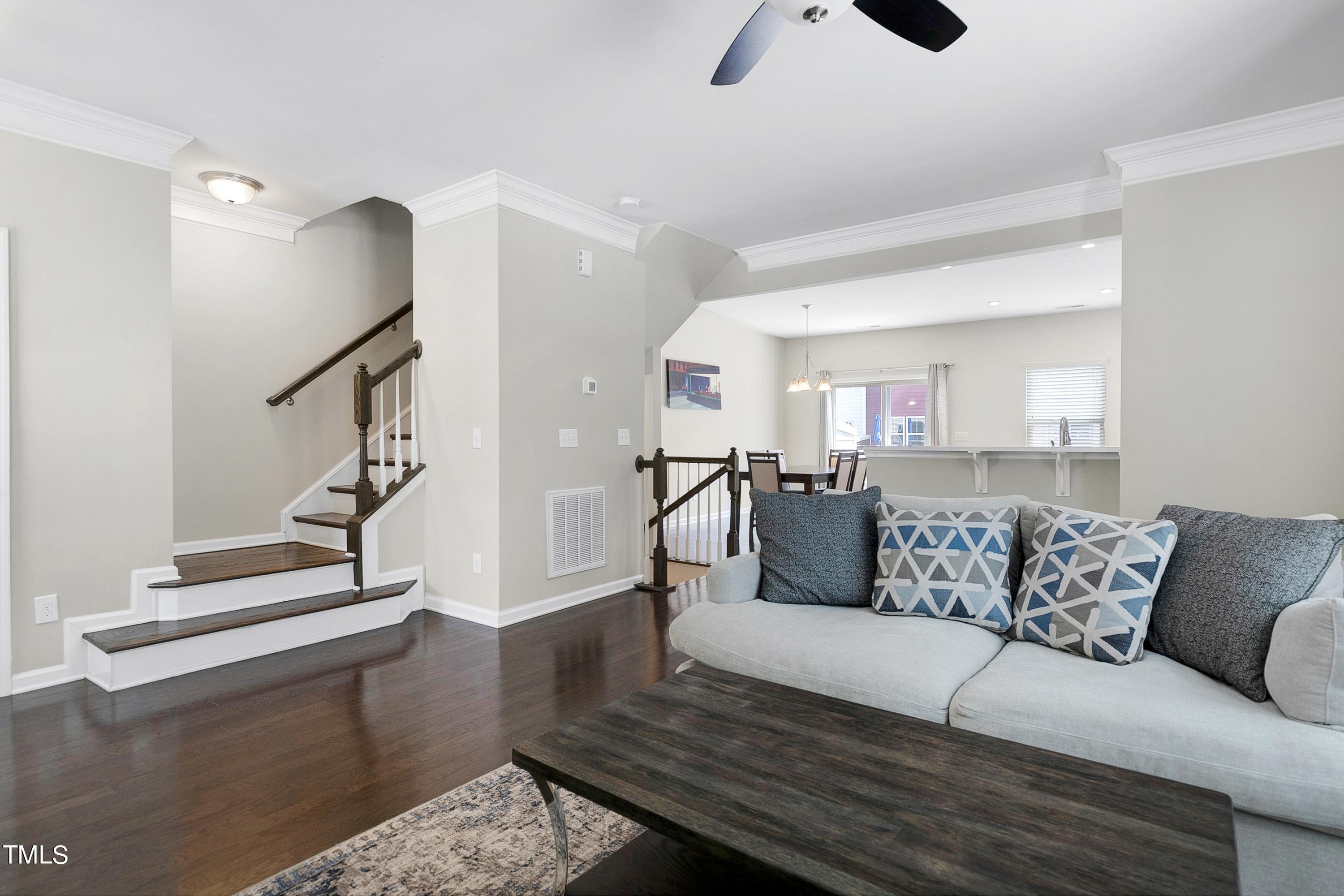 1027 Drayman Place