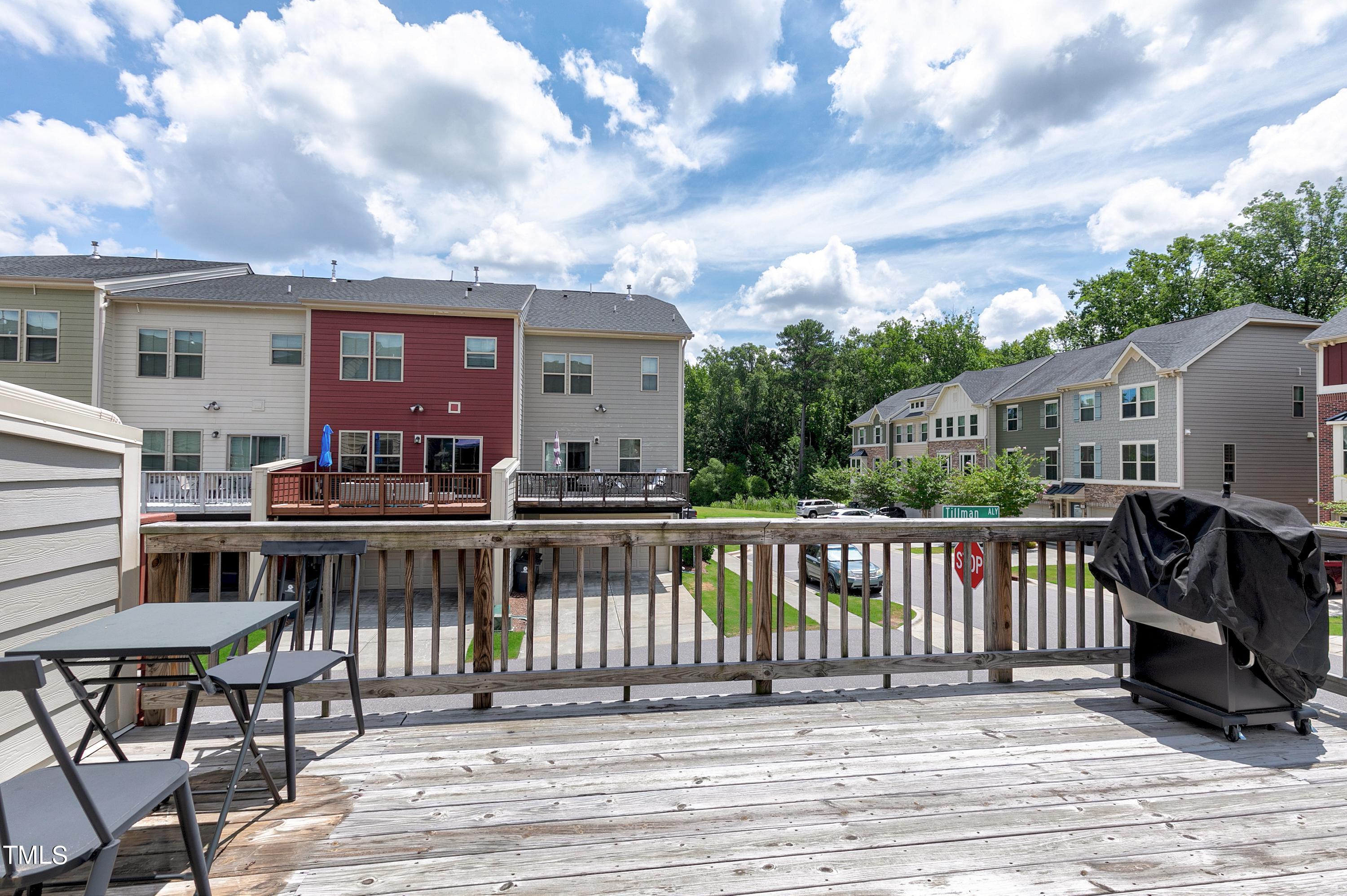 1027 Drayman Place