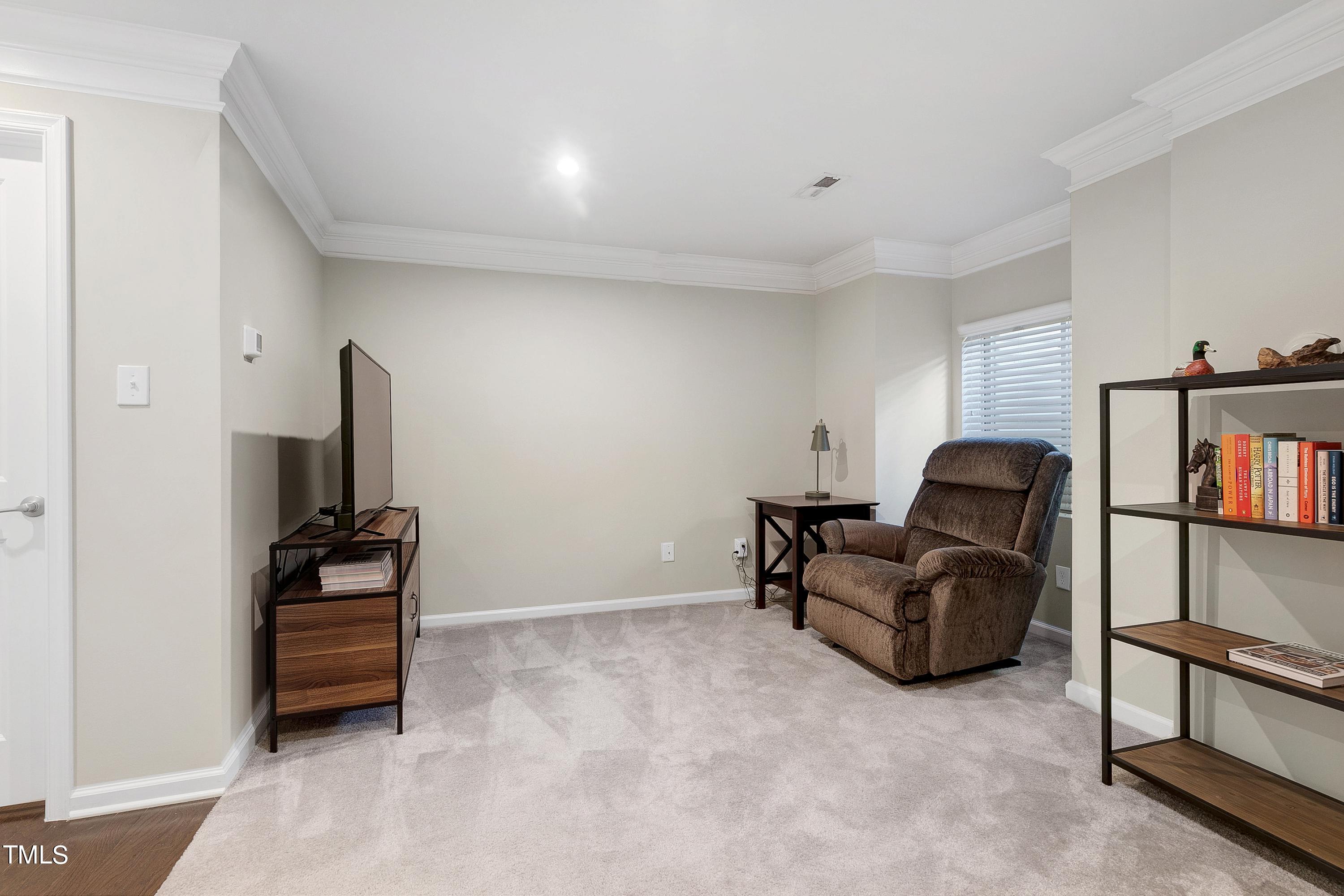 1027 Drayman Place