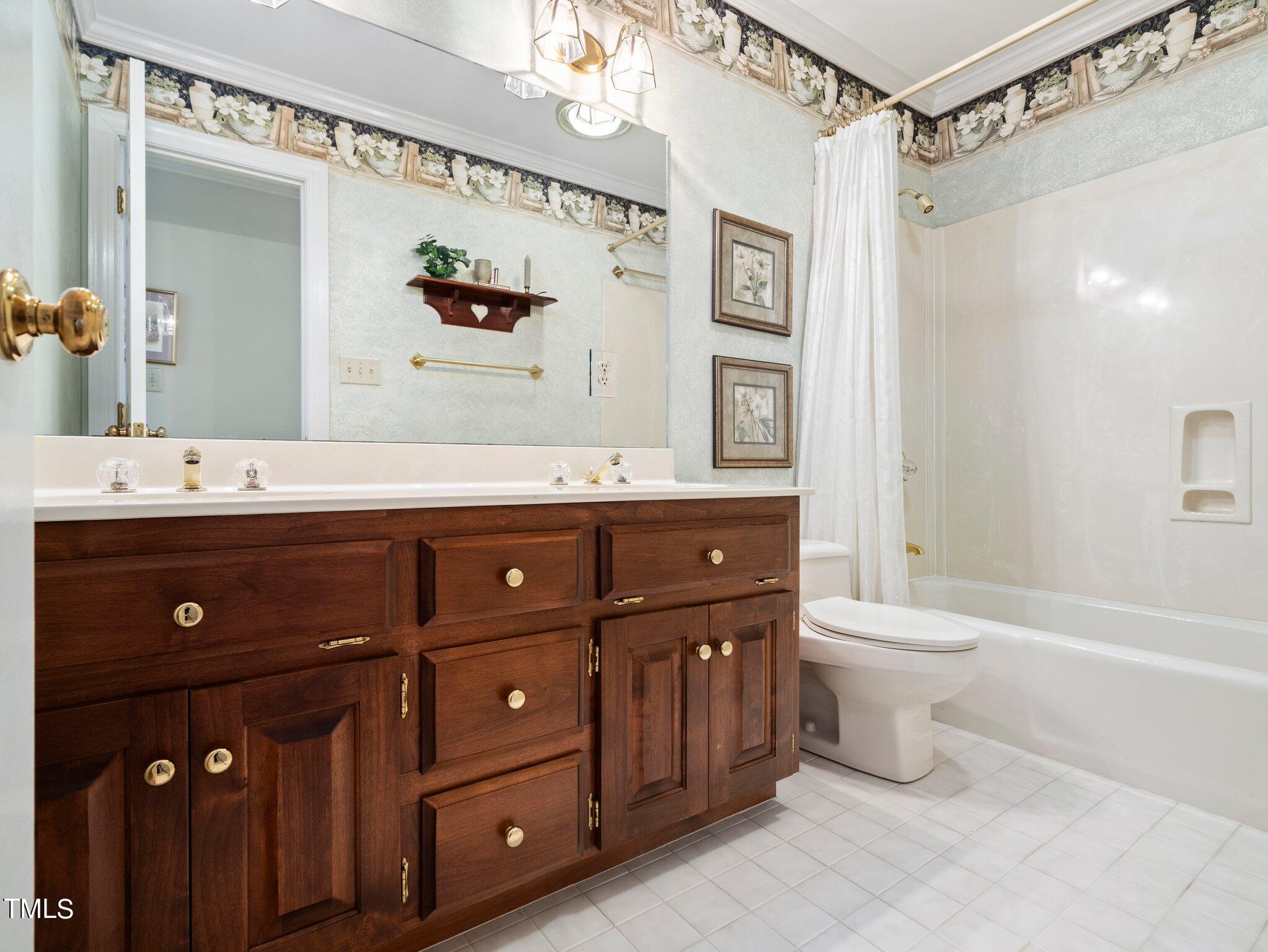 103 Meadowglades Lane