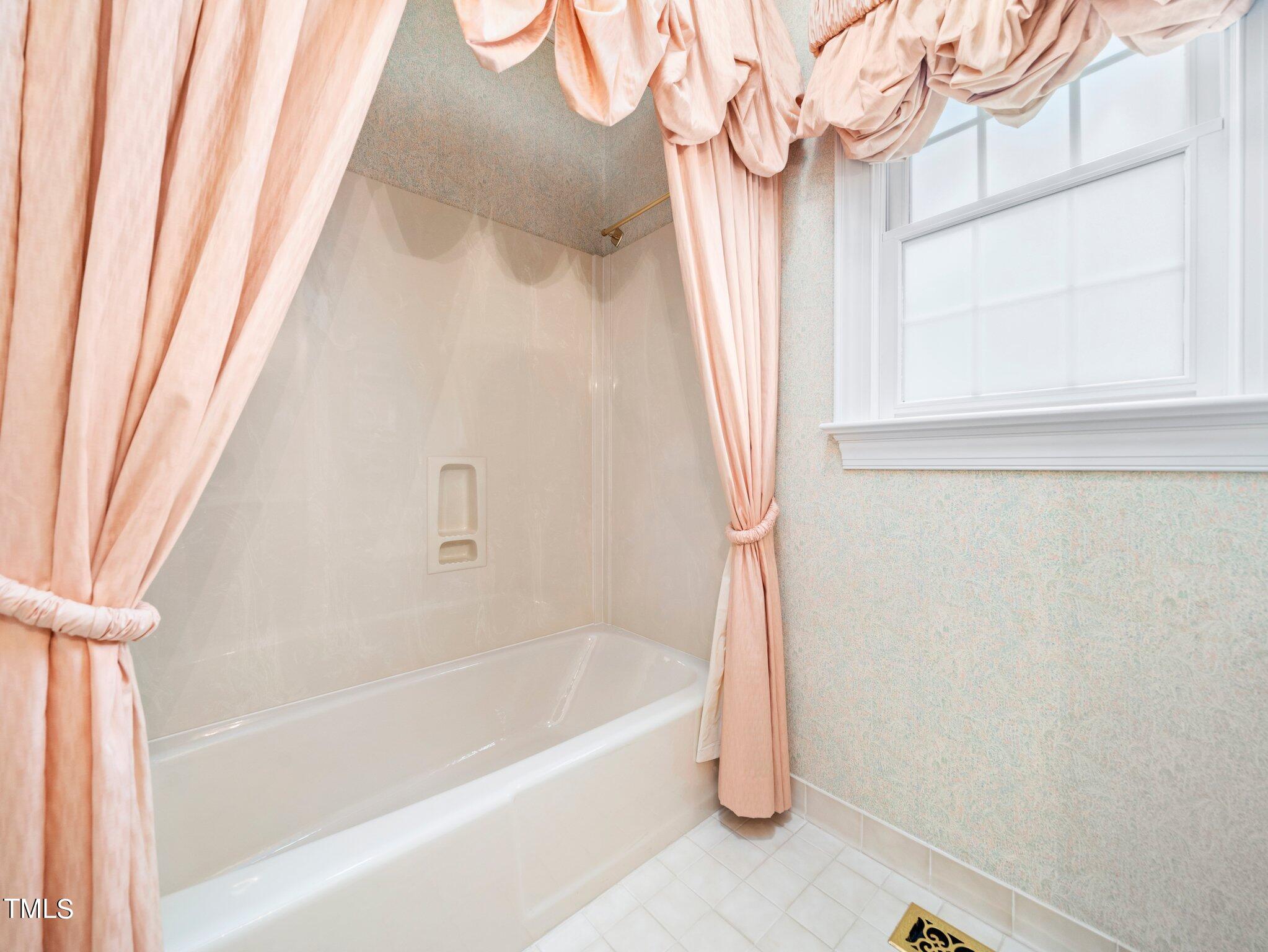 103 Meadowglades Lane