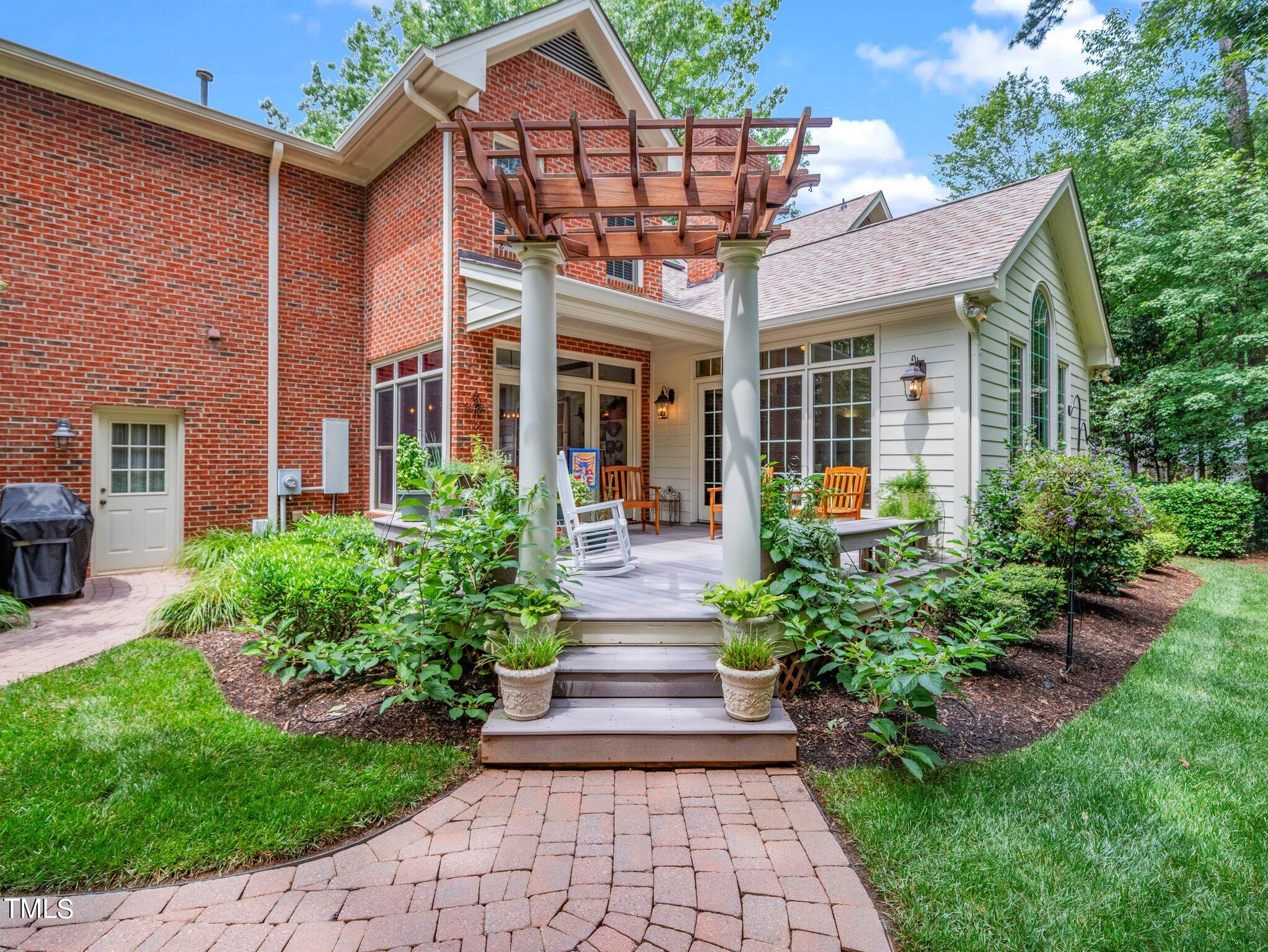 103 Meadowglades Lane