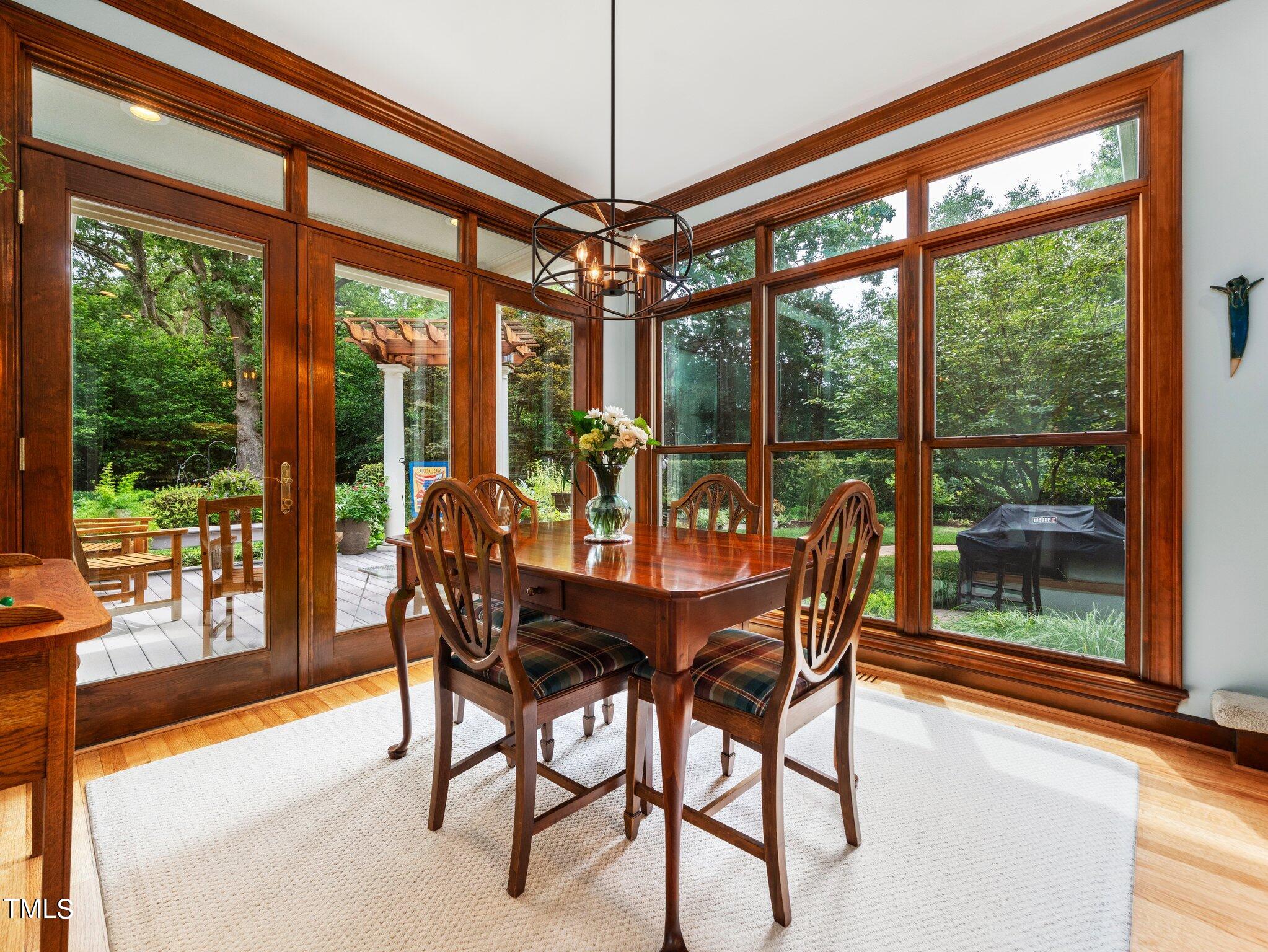 103 Meadowglades Lane
