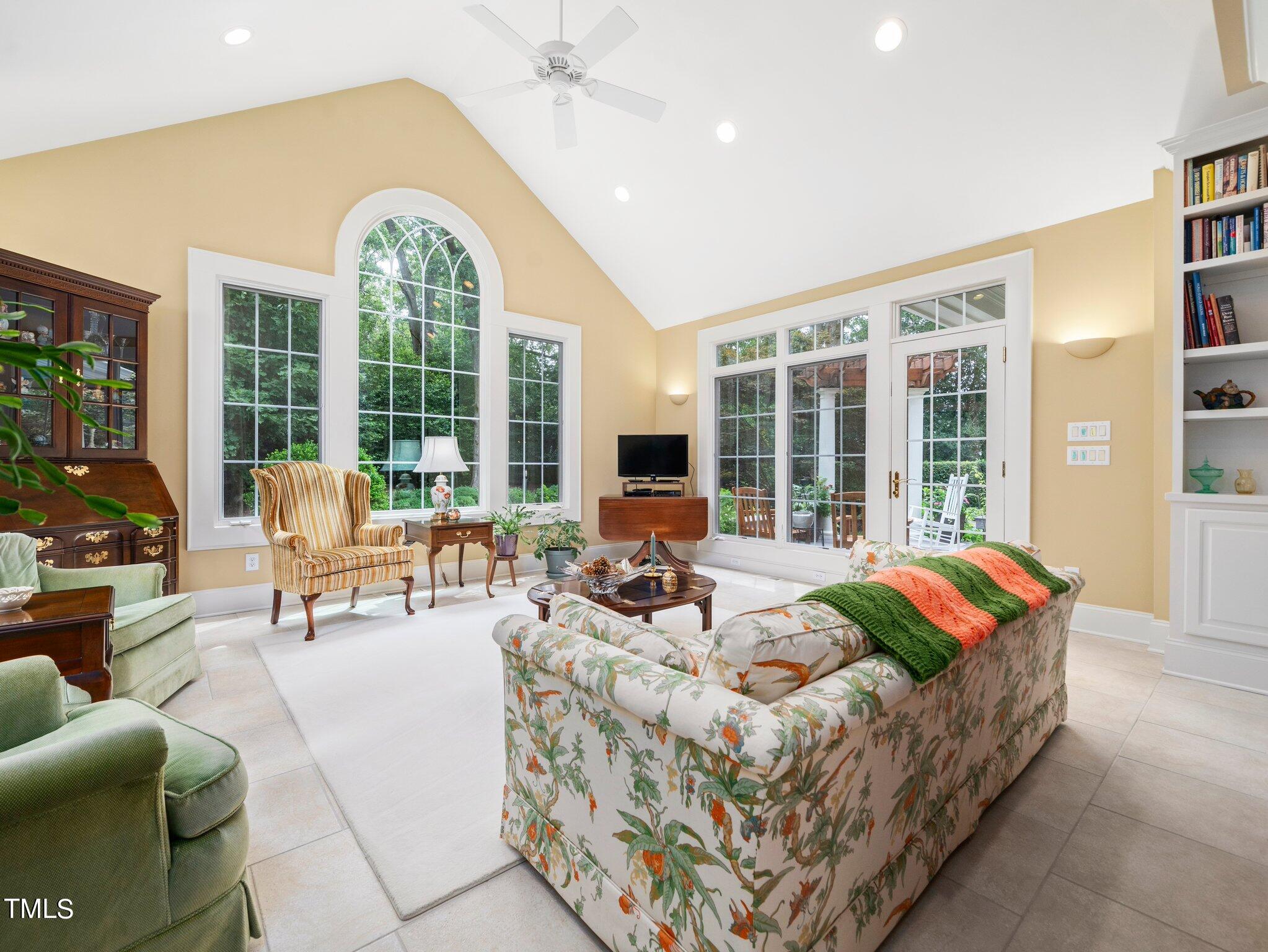 103 Meadowglades Lane