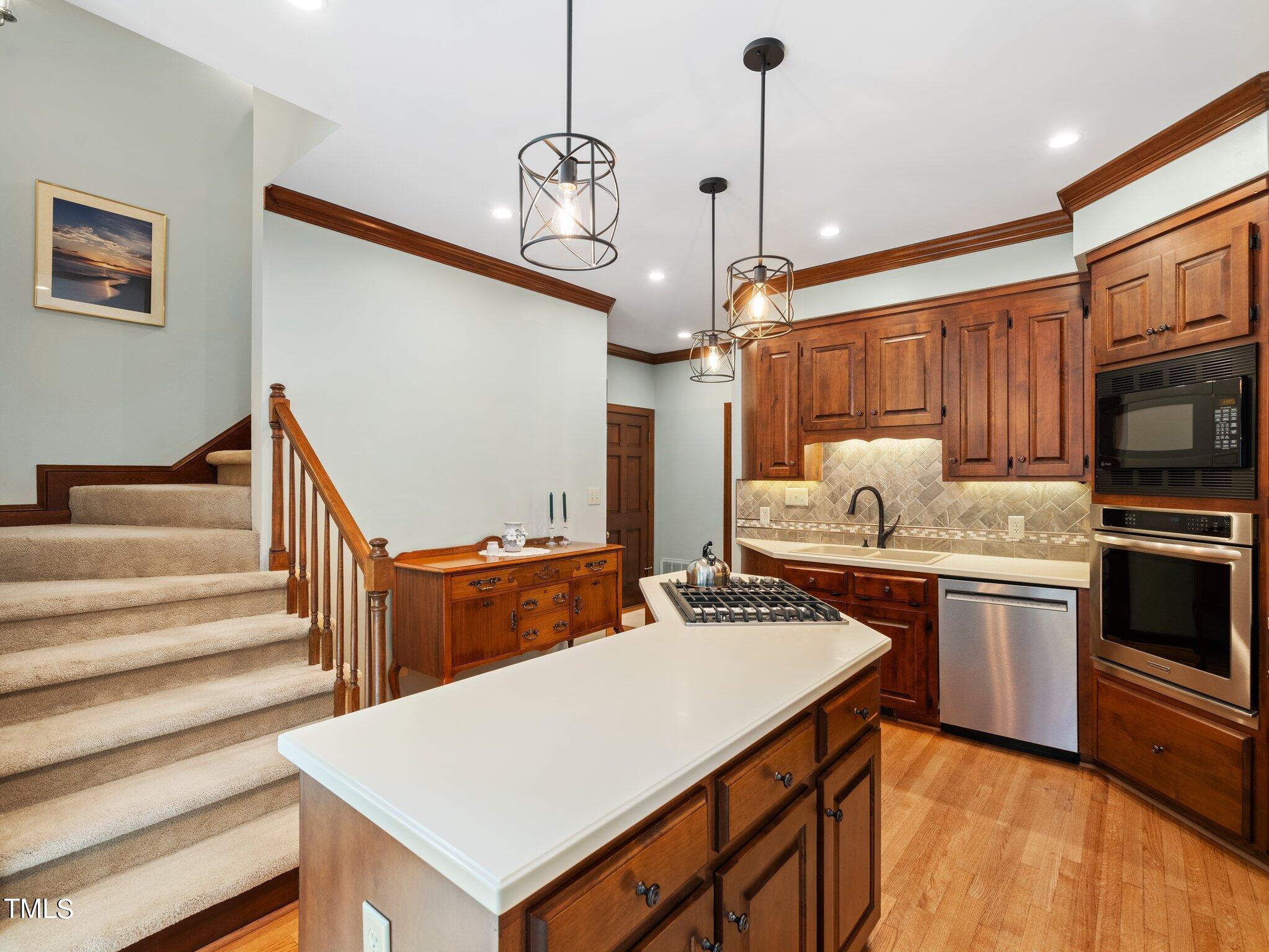 103 Meadowglades Lane