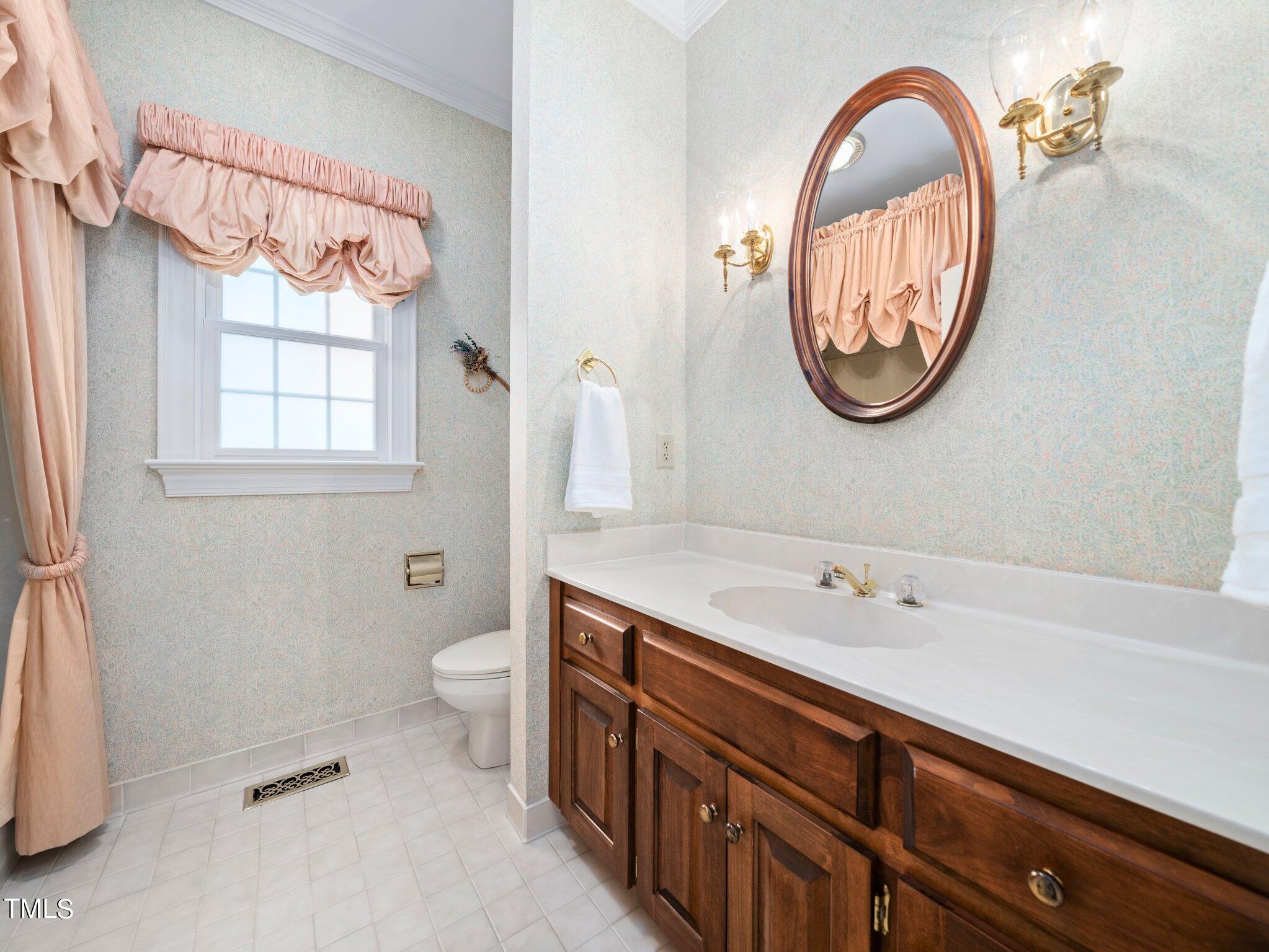 103 Meadowglades Lane