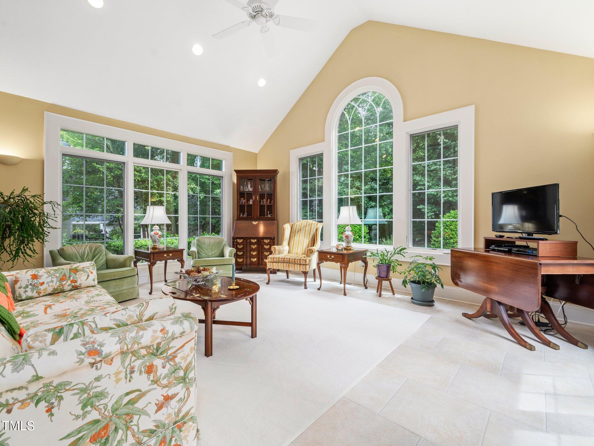 103 Meadowglades Lane