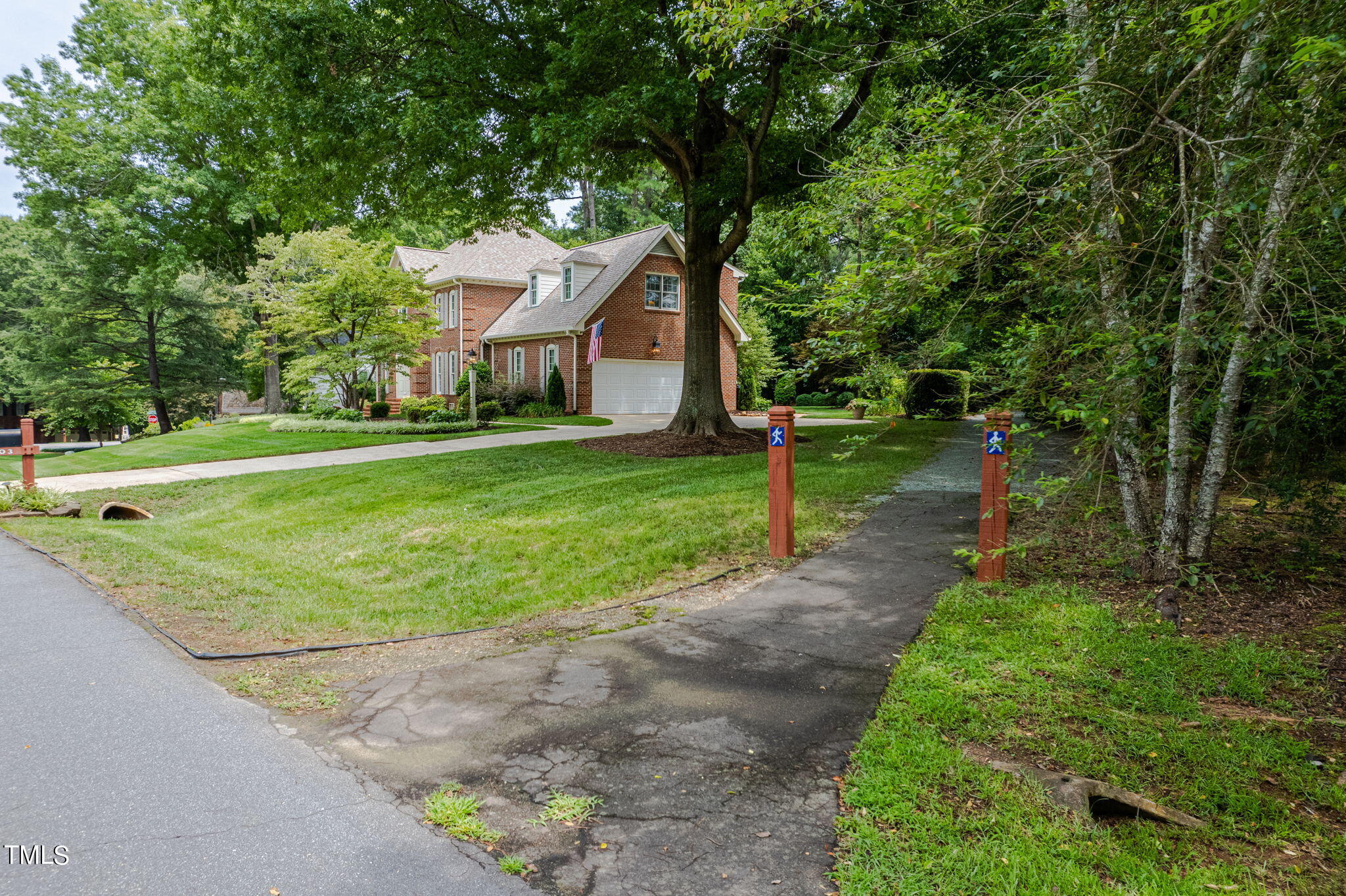 103 Meadowglades Lane