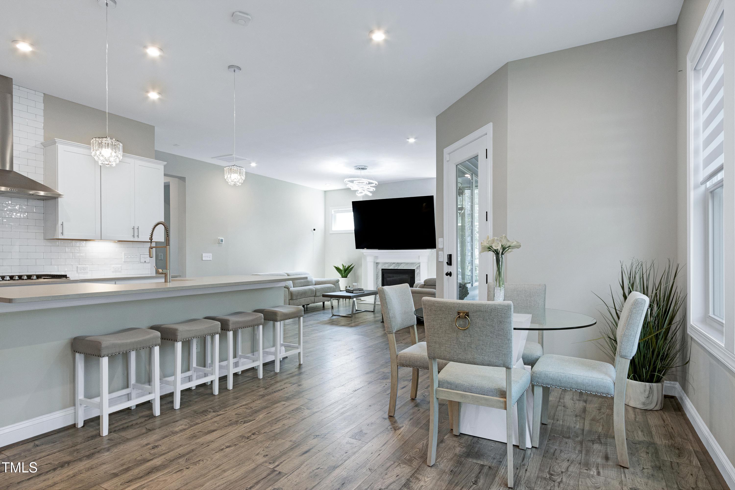 213 W Weatherford Drive