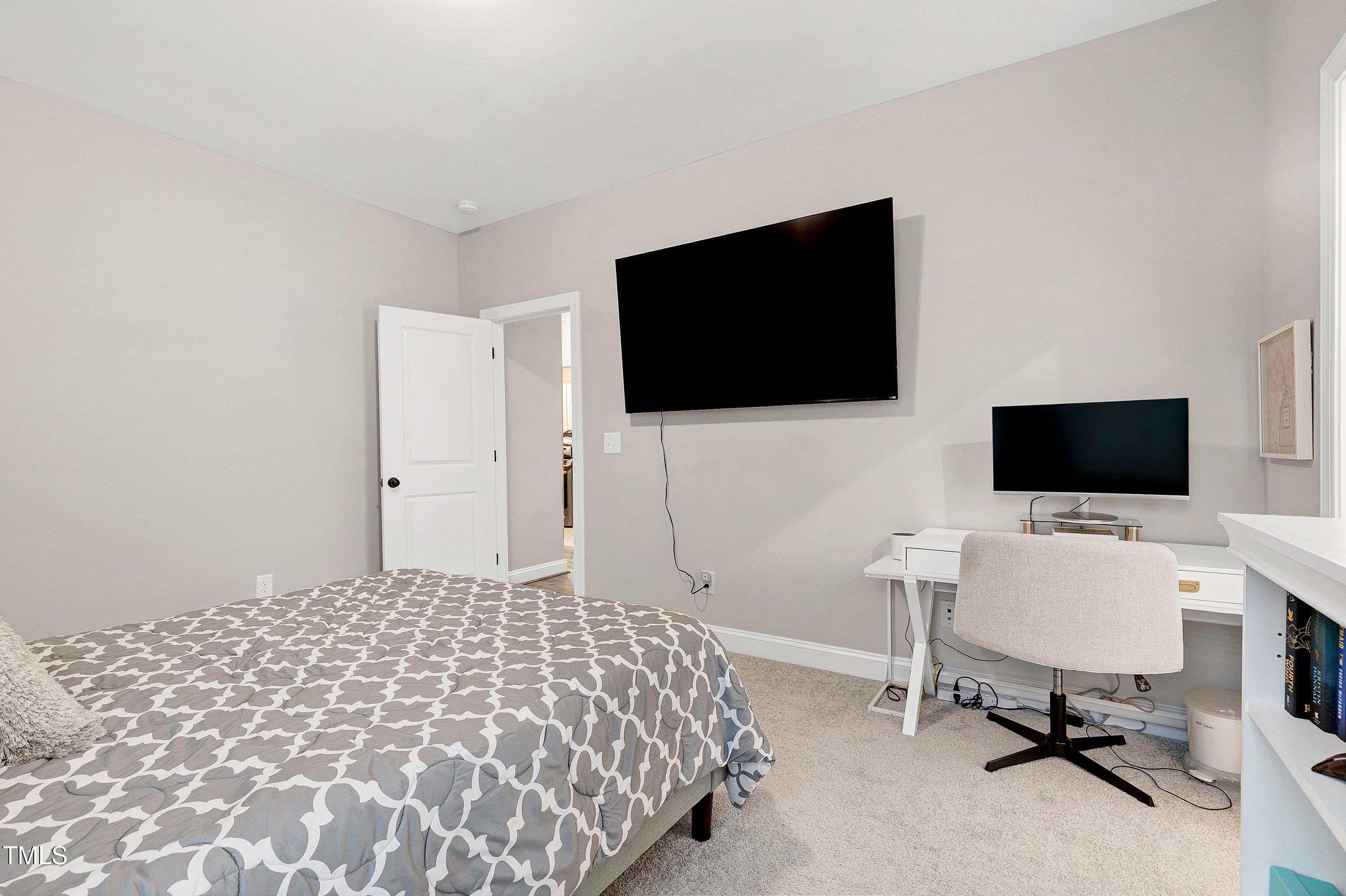 213 W Weatherford Drive