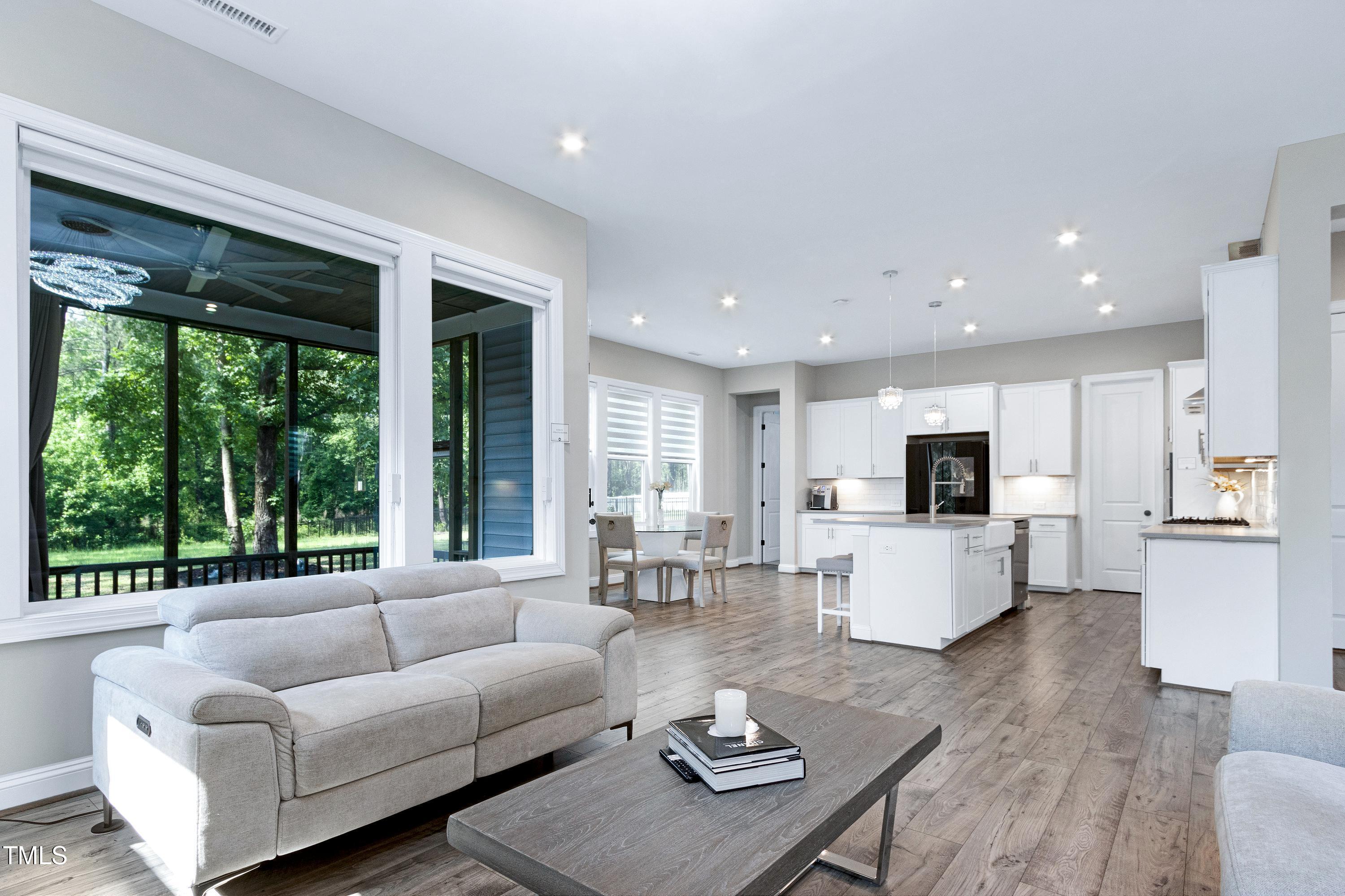 213 W Weatherford Drive
